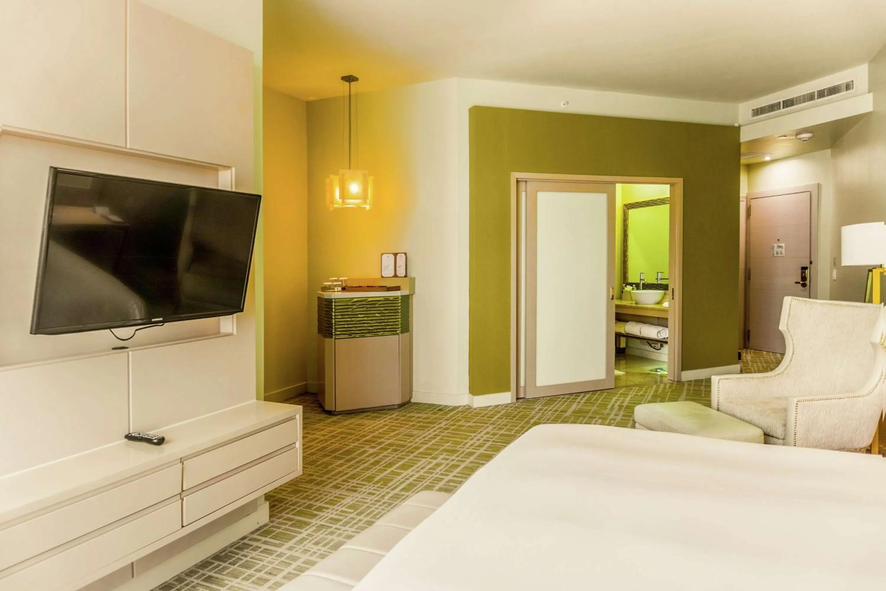 Bedroom, Bed in Waldorf Astoria Panama