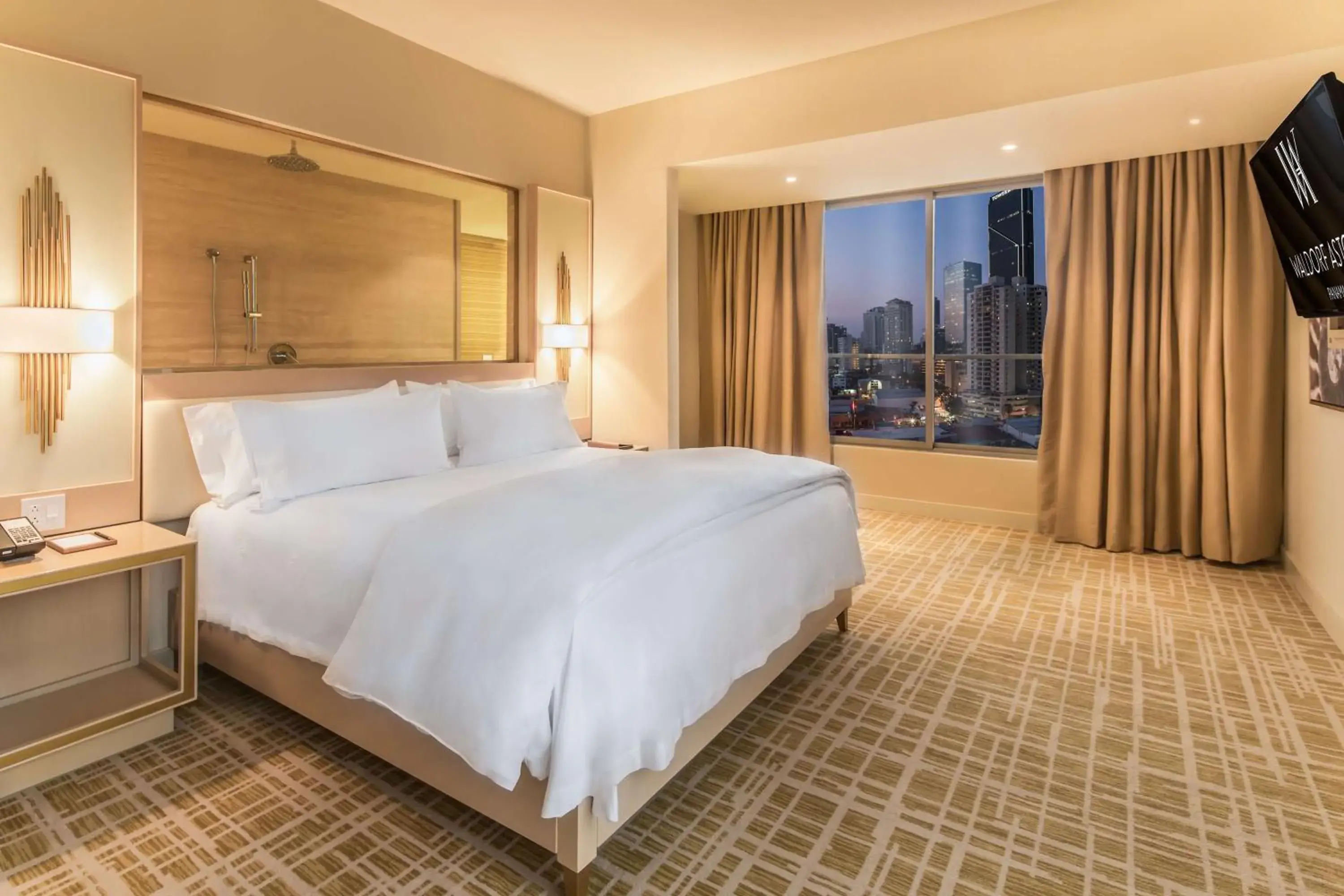 View (from property/room), Bed in Waldorf Astoria Panama View (from property/room), Bed in Waldorf Astoria Panama