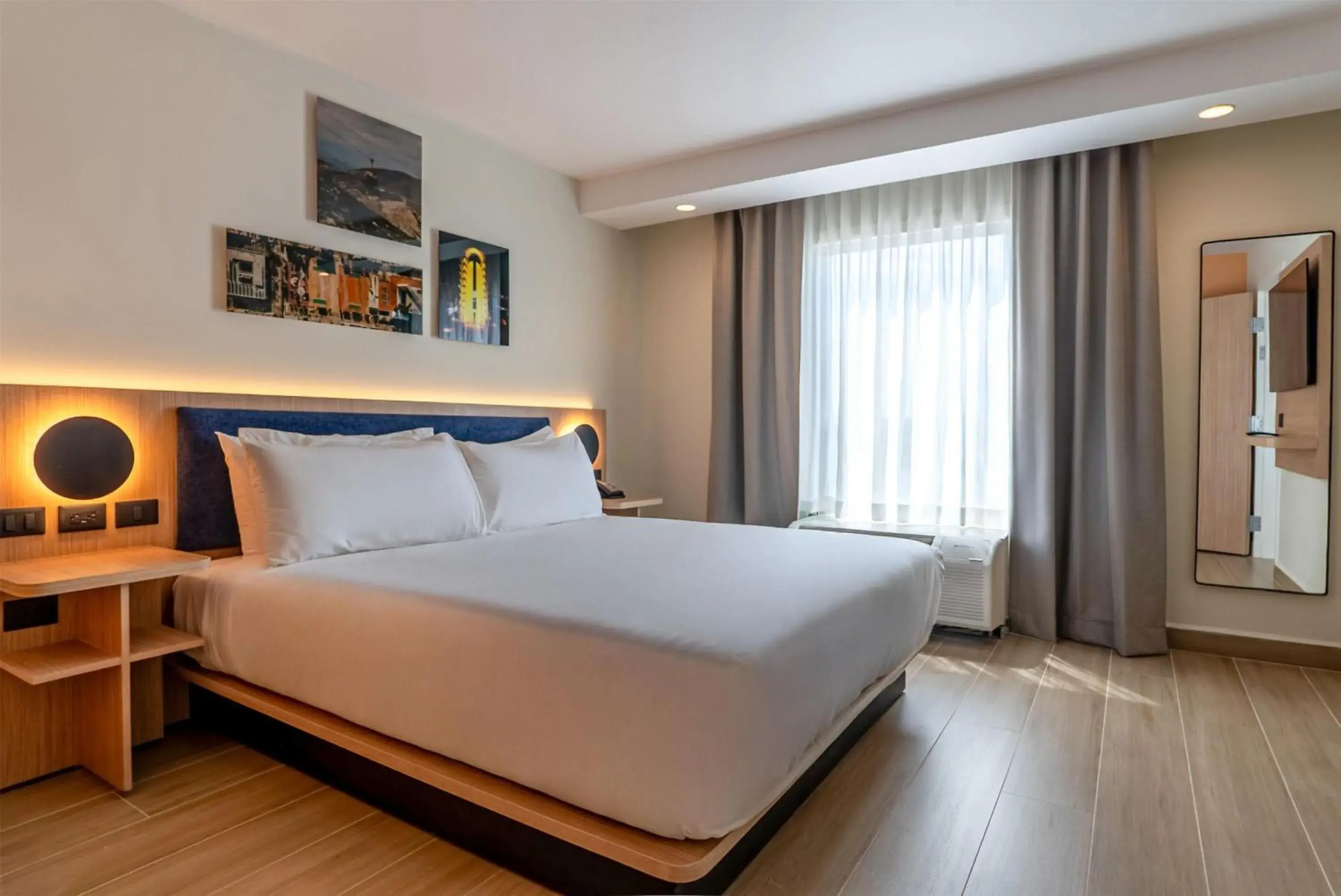 Bed in Hampton Inn Torreon Airport-Galerias Bed in Hampton Inn Torreon Airport-Galerias