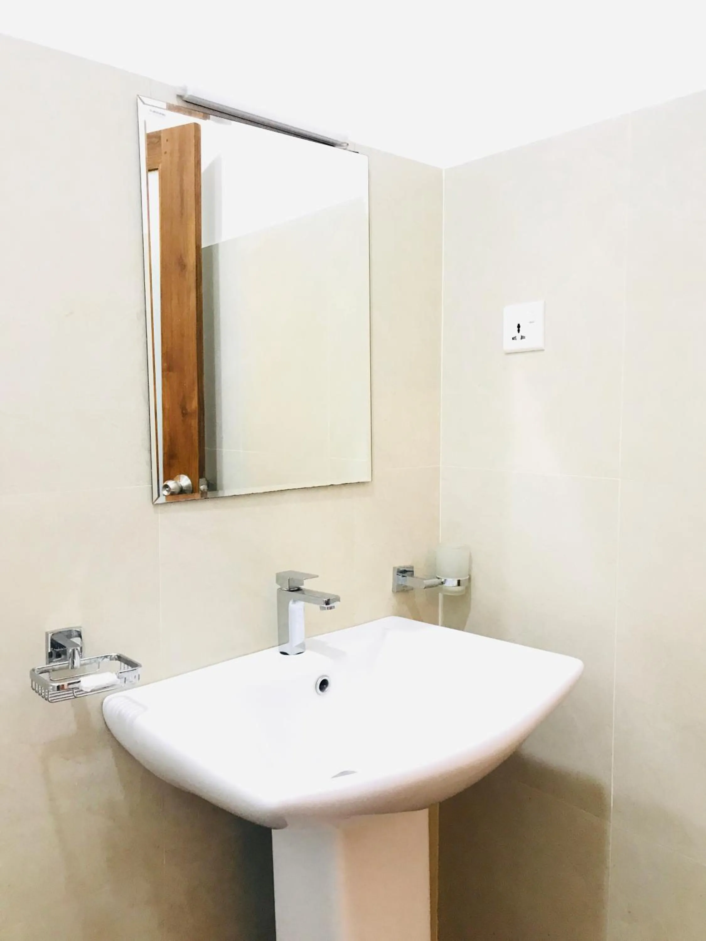 Bathroom in RUWINSONS Canal Garden