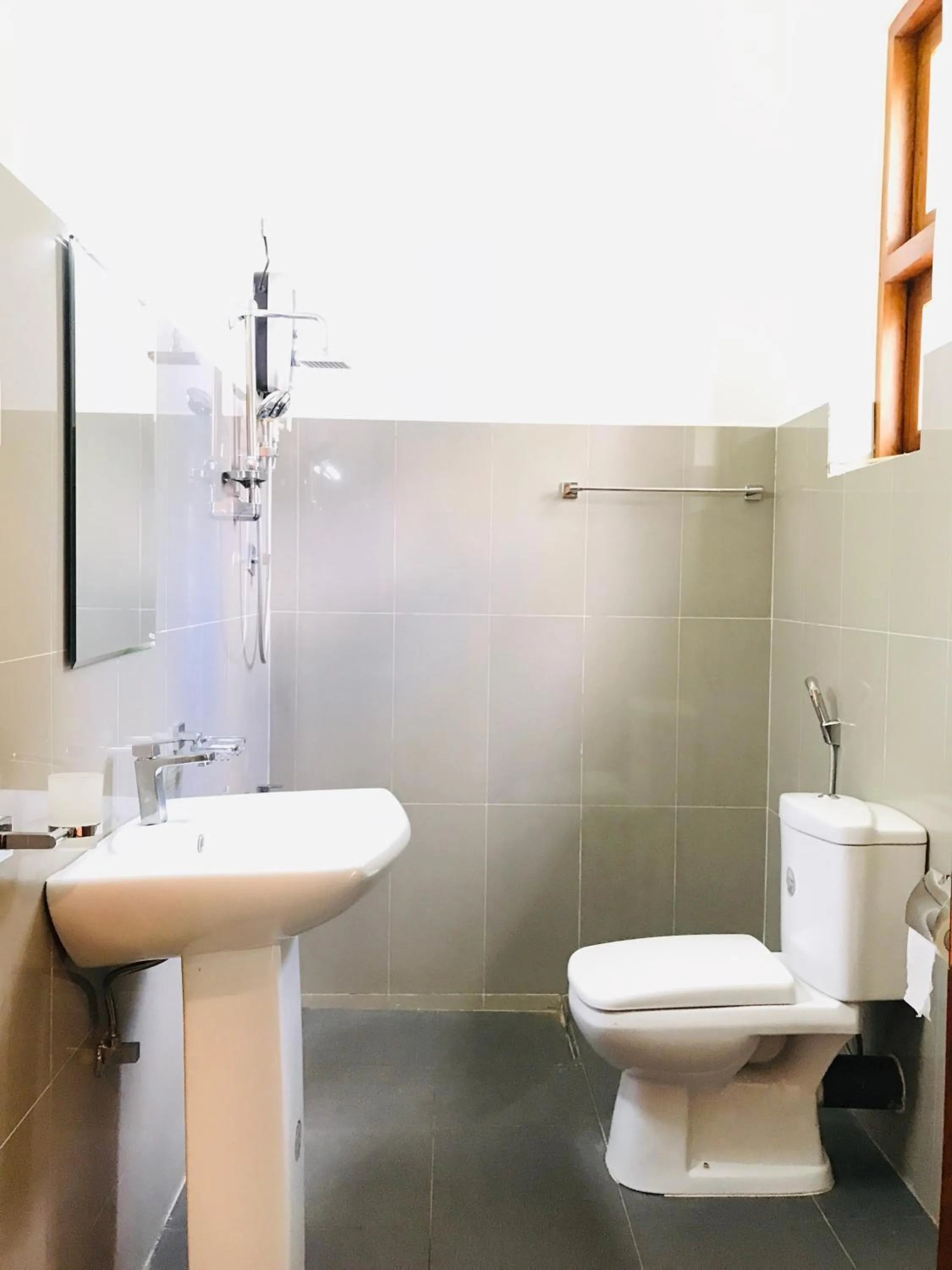 Bathroom in RUWINSONS Canal Garden