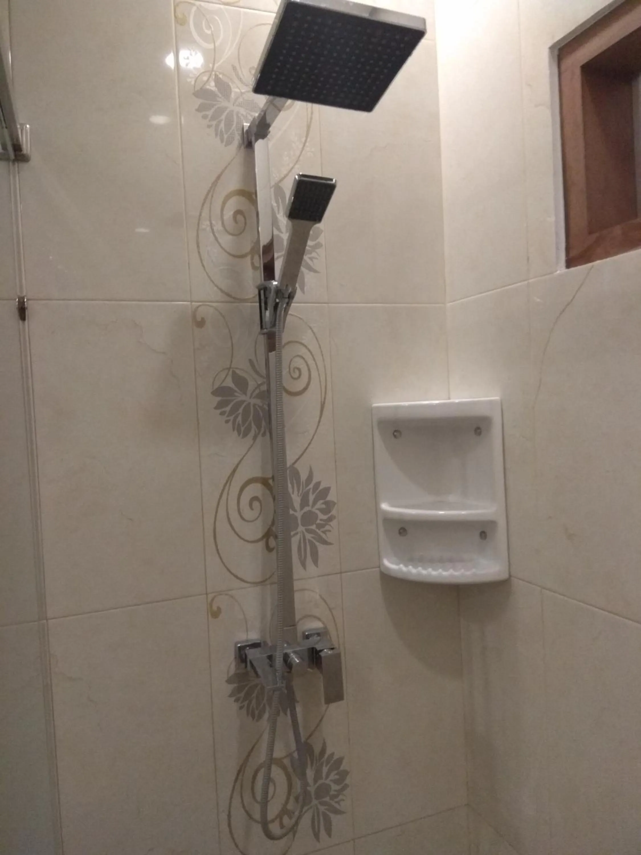 Shower in Fams Homestay by FH Stay