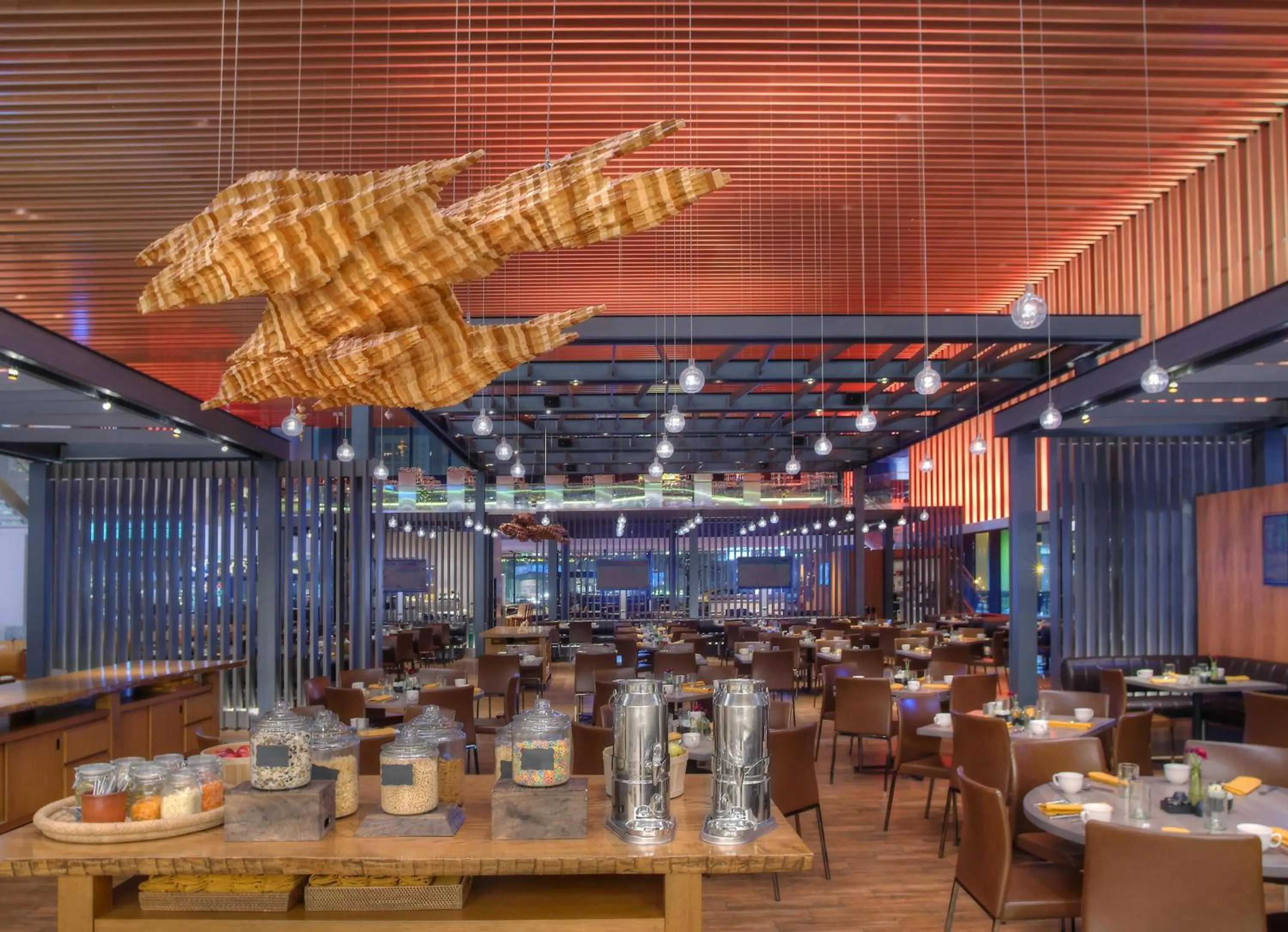 Restaurant/places to eat in Hyatt Regency Chicago