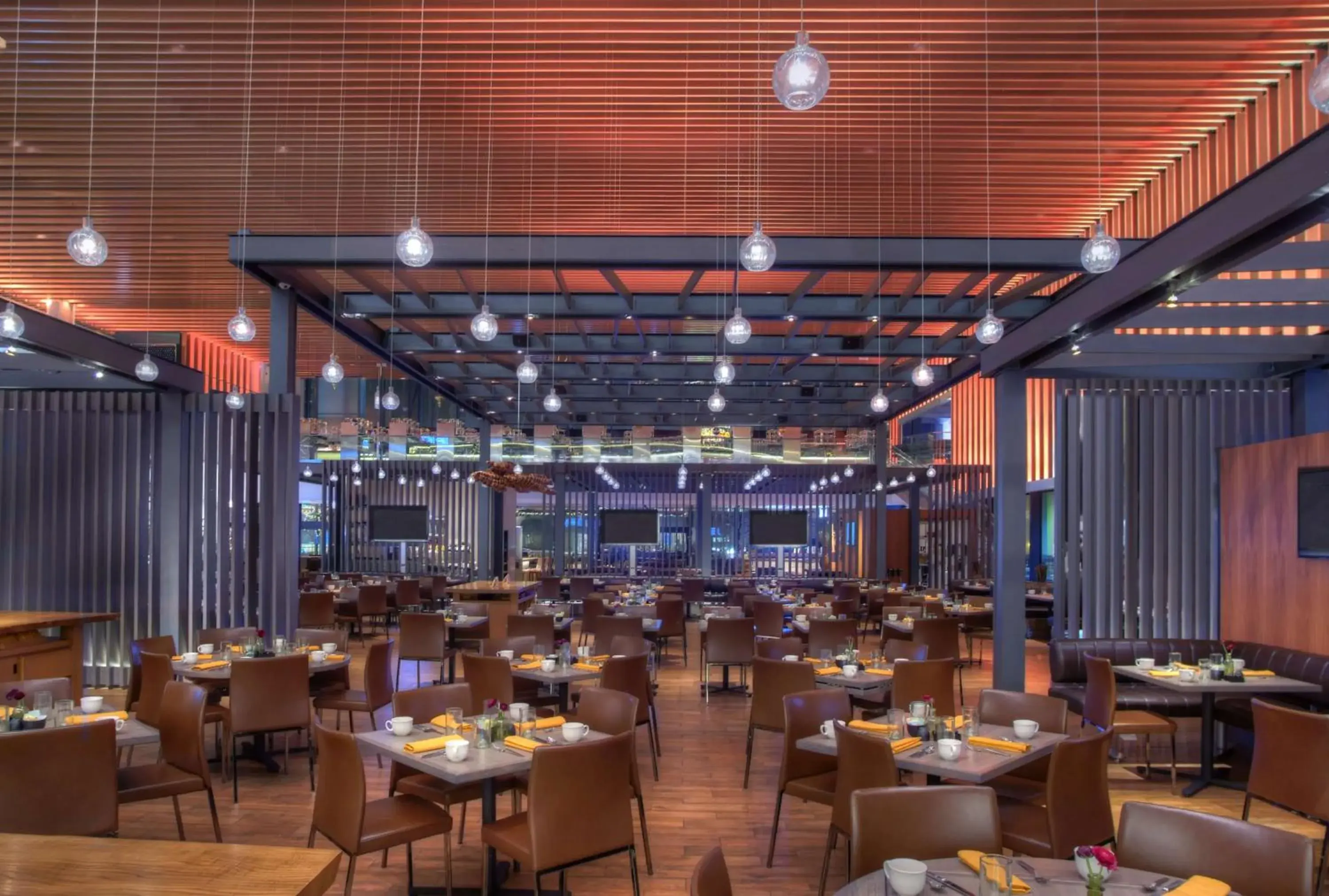 Restaurant/places to eat in Hyatt Regency Chicago Restaurant/places to eat in Hyatt Regency Chicago