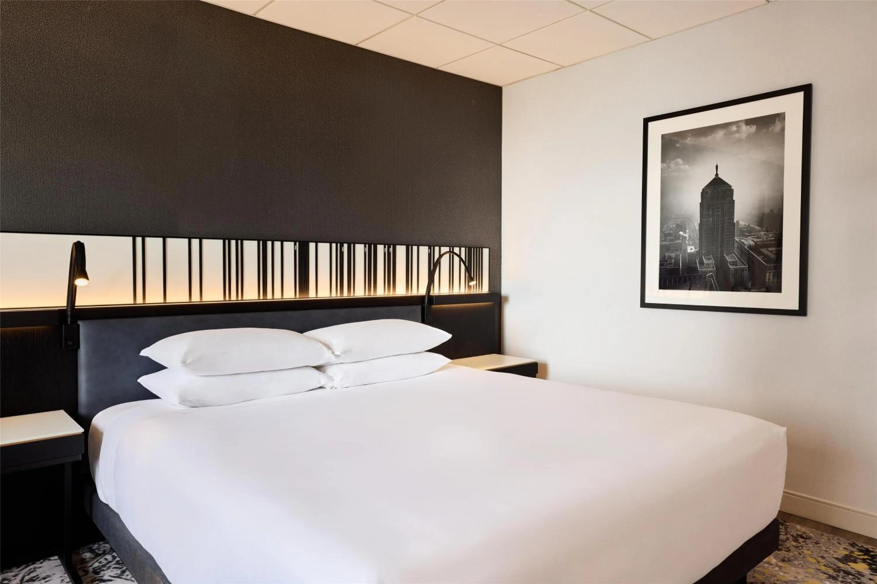 Bedroom, Bed in Hyatt Regency Chicago