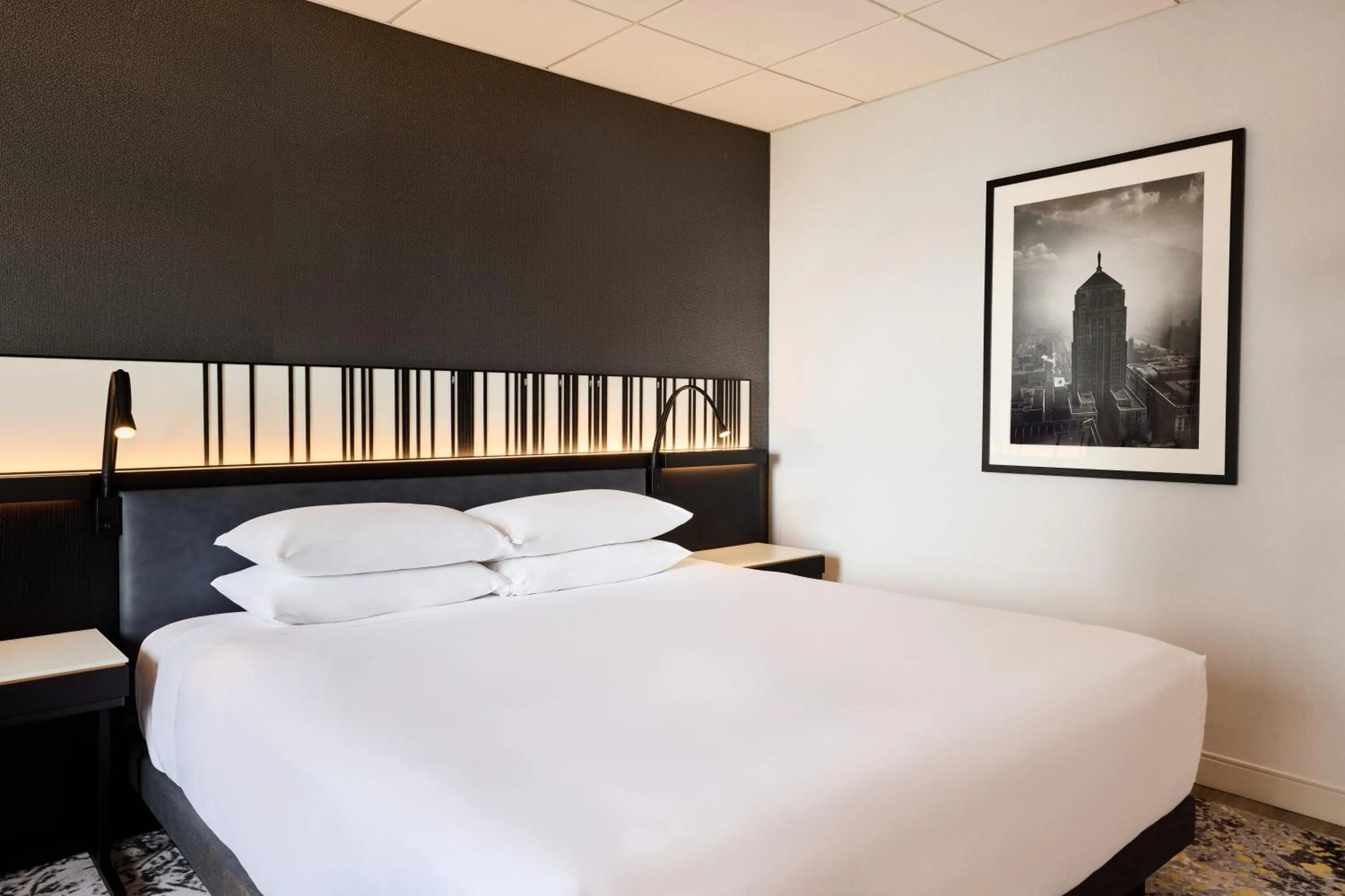 Bed in Hyatt Regency Chicago