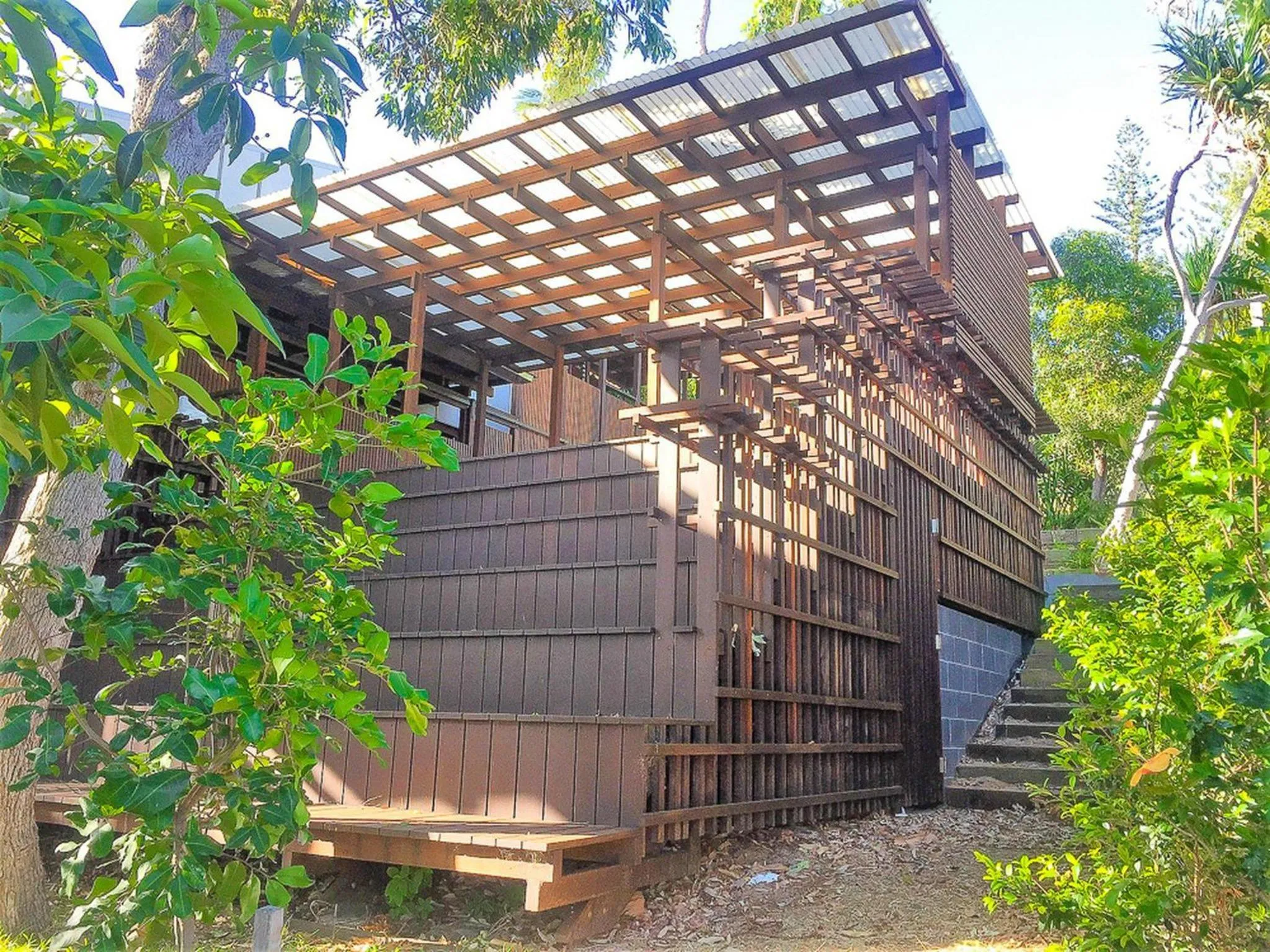 Moonshine Beach Shack by Discover Stradbroke
