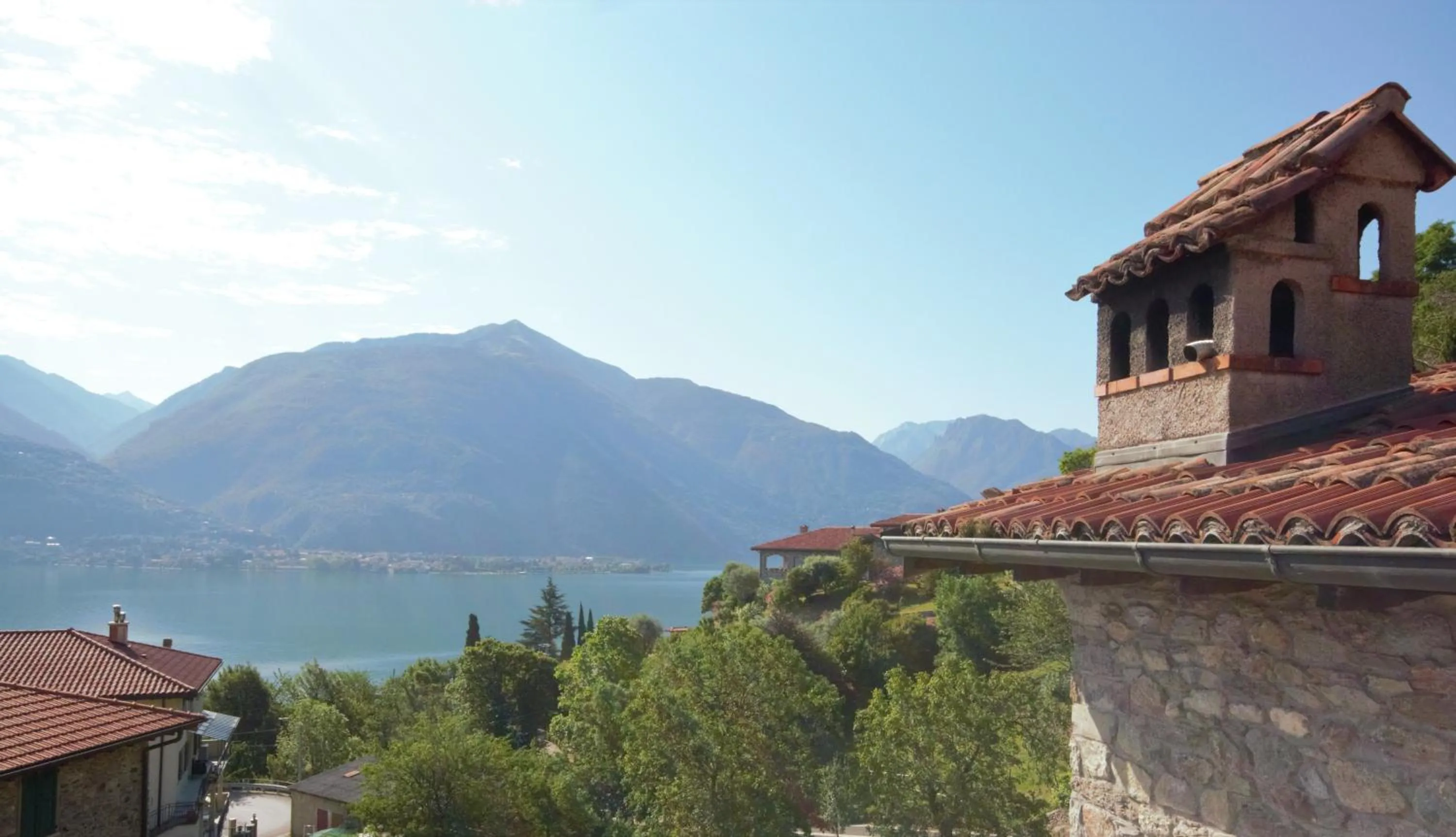 Lake view in L'antico Borgo