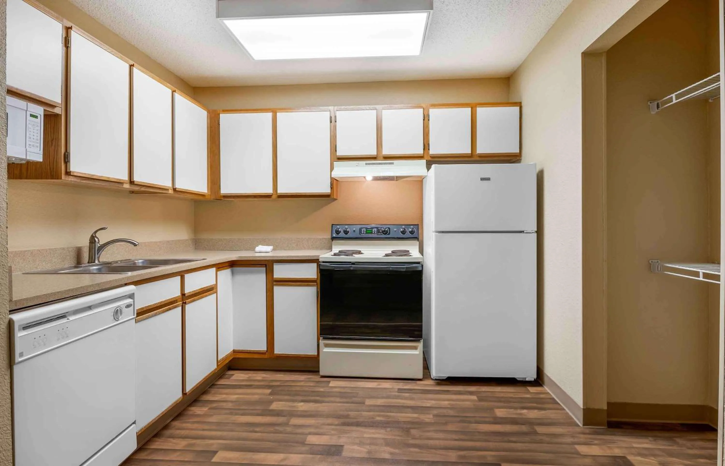 Bedroom in Extended Stay America Select Suites - Providence - Airport