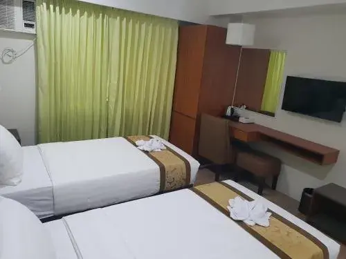 Deluxe Twin Room in Hotel Fleur de Liz - Tagbilaran City Deluxe Twin Room in Hotel Fleur de Liz - Tagbilaran City