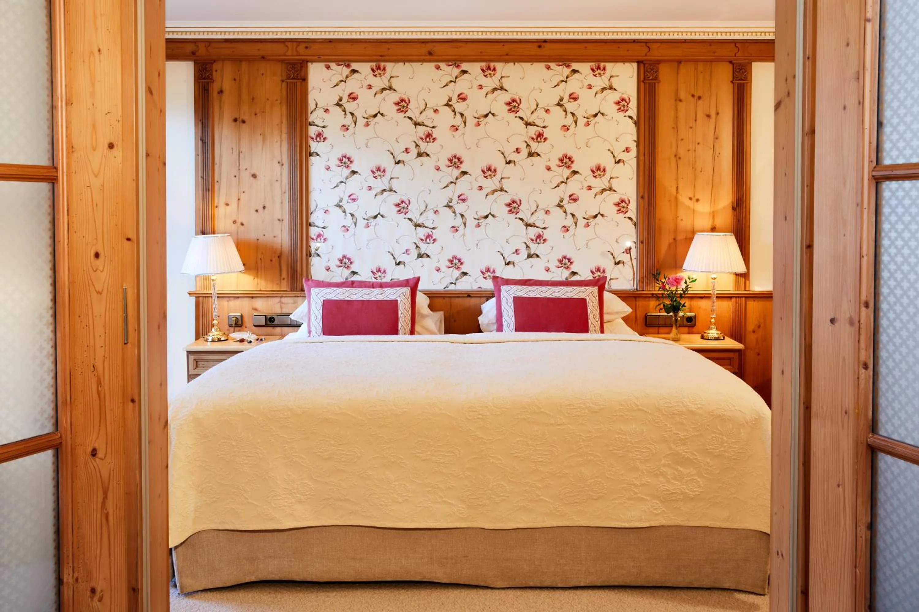 Bed in Salzburgerhof, das 5-Sterne Hotel von Zell am See
