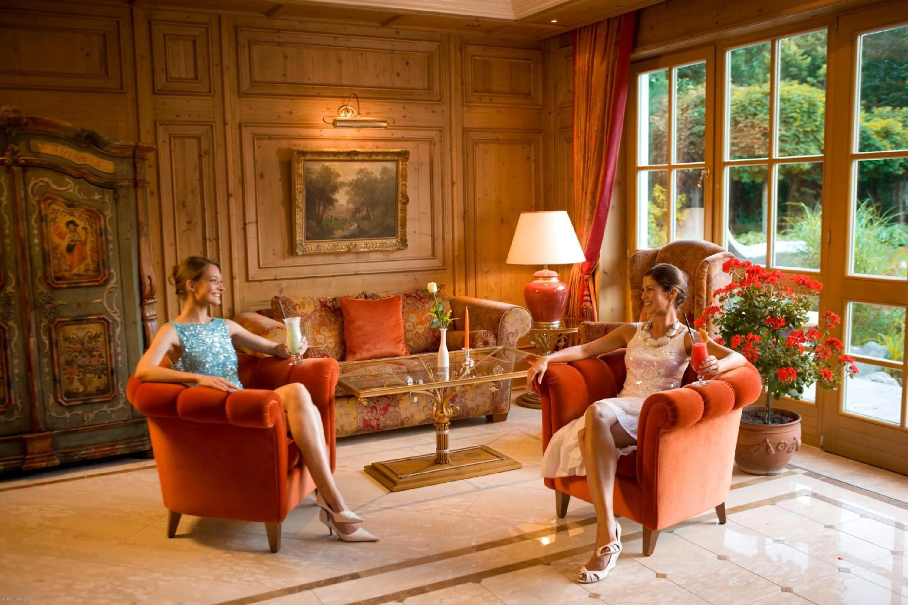 Lounge or bar in Salzburgerhof, das 5-Sterne Hotel von Zell am See