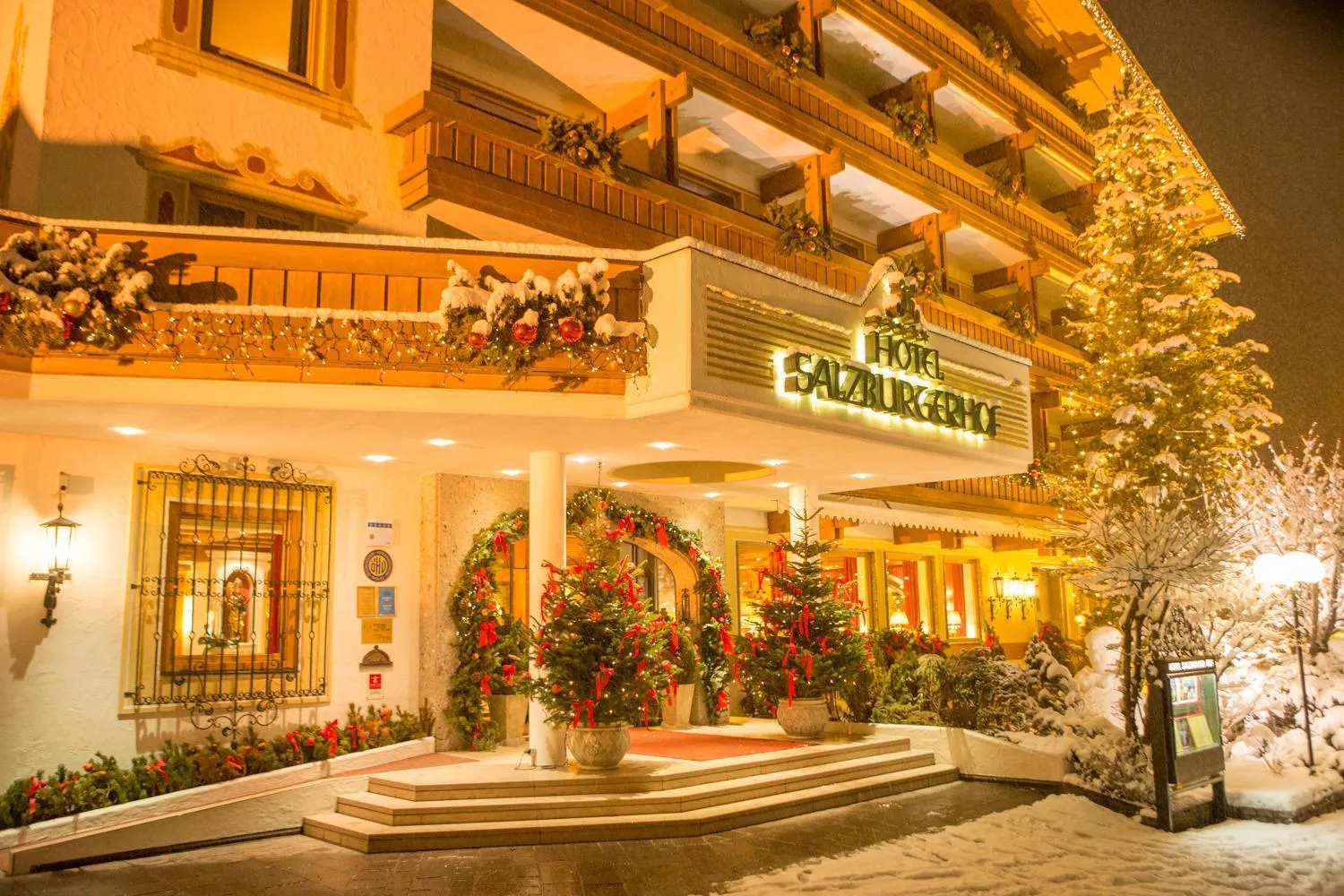 Property building in Salzburgerhof, das 5-Sterne Hotel von Zell am See