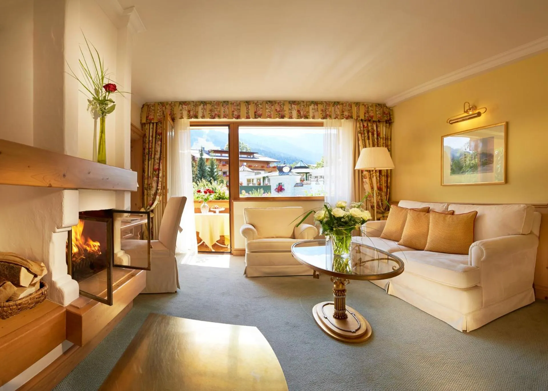 Living room in Salzburgerhof, das 5-Sterne Hotel von Zell am See