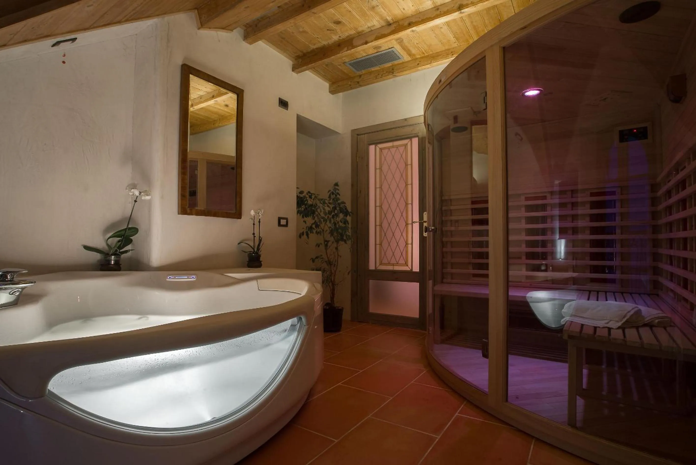 Hot Tub in Bellavista Boutique Hotel