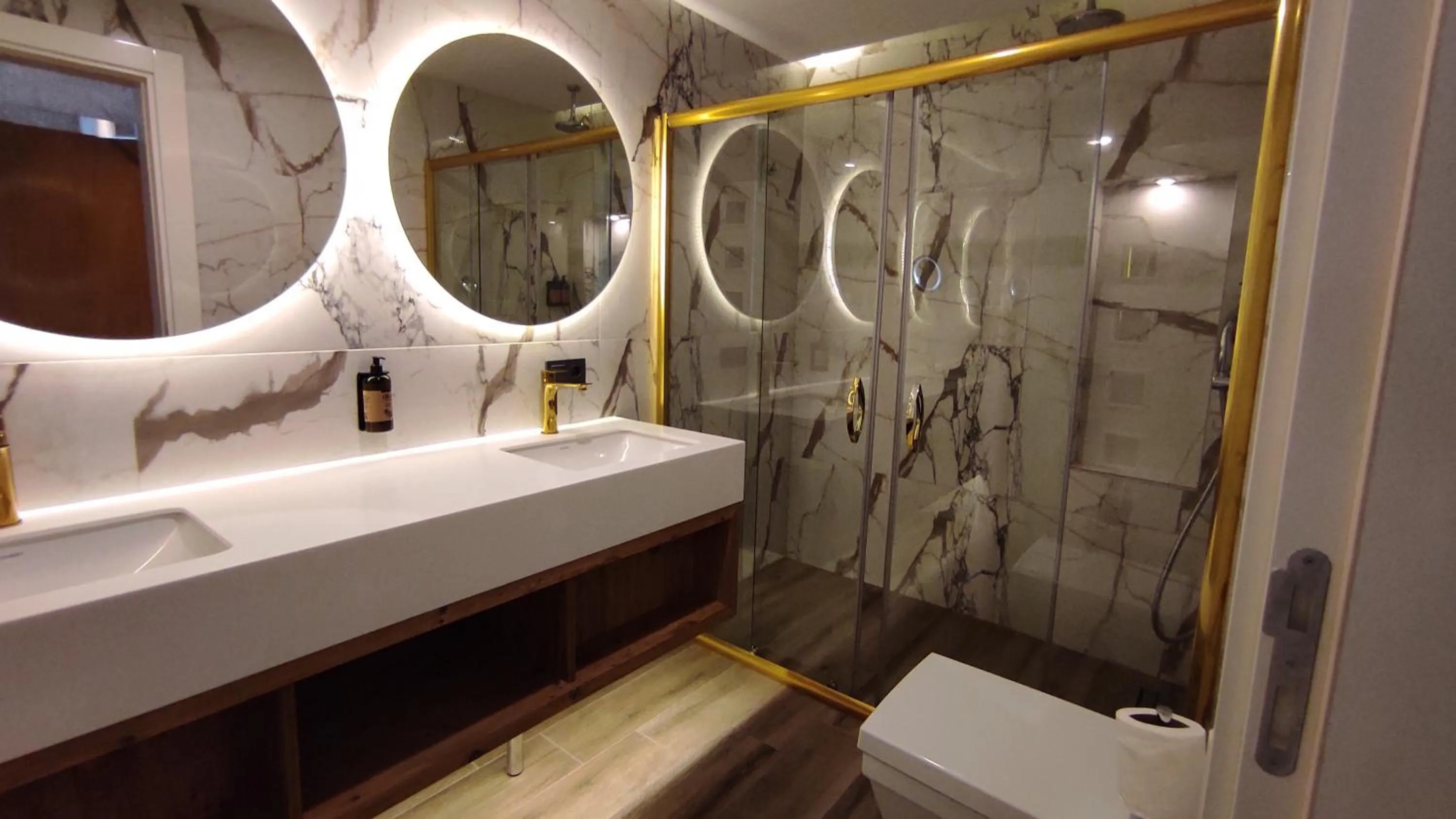 Elite Luxury Suite & Spa