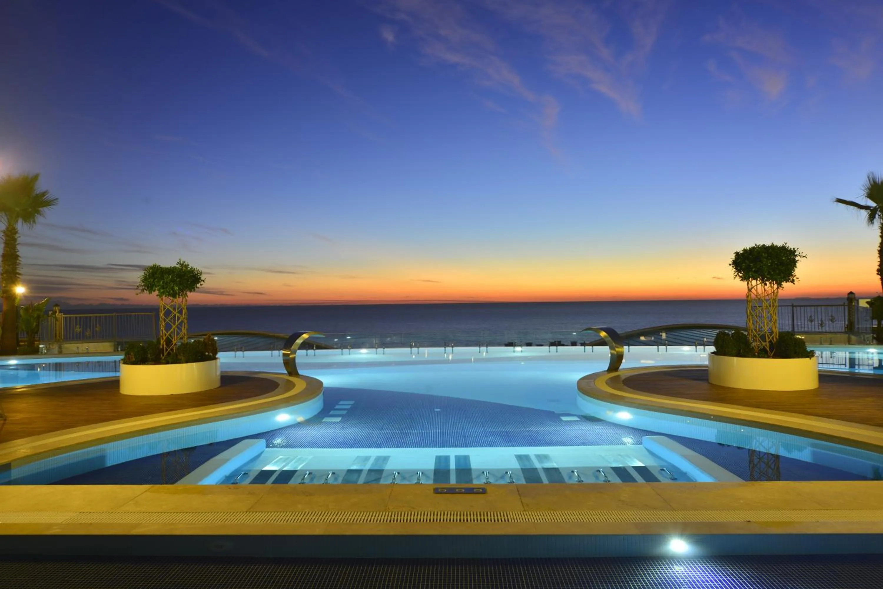 Sea view in Elite Luxury Suite & Spa