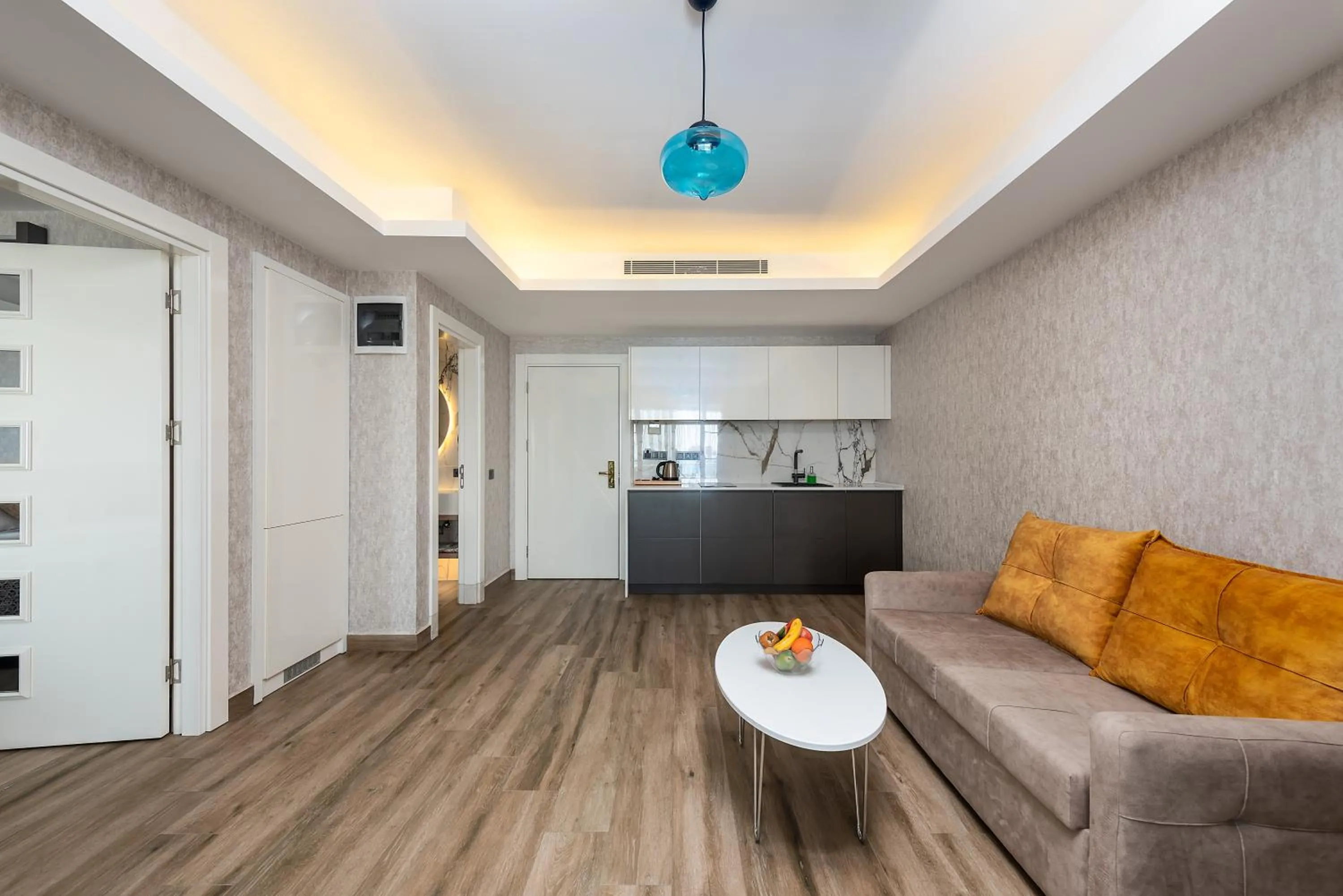 Seating area in Elite Luxury Suite & Spa