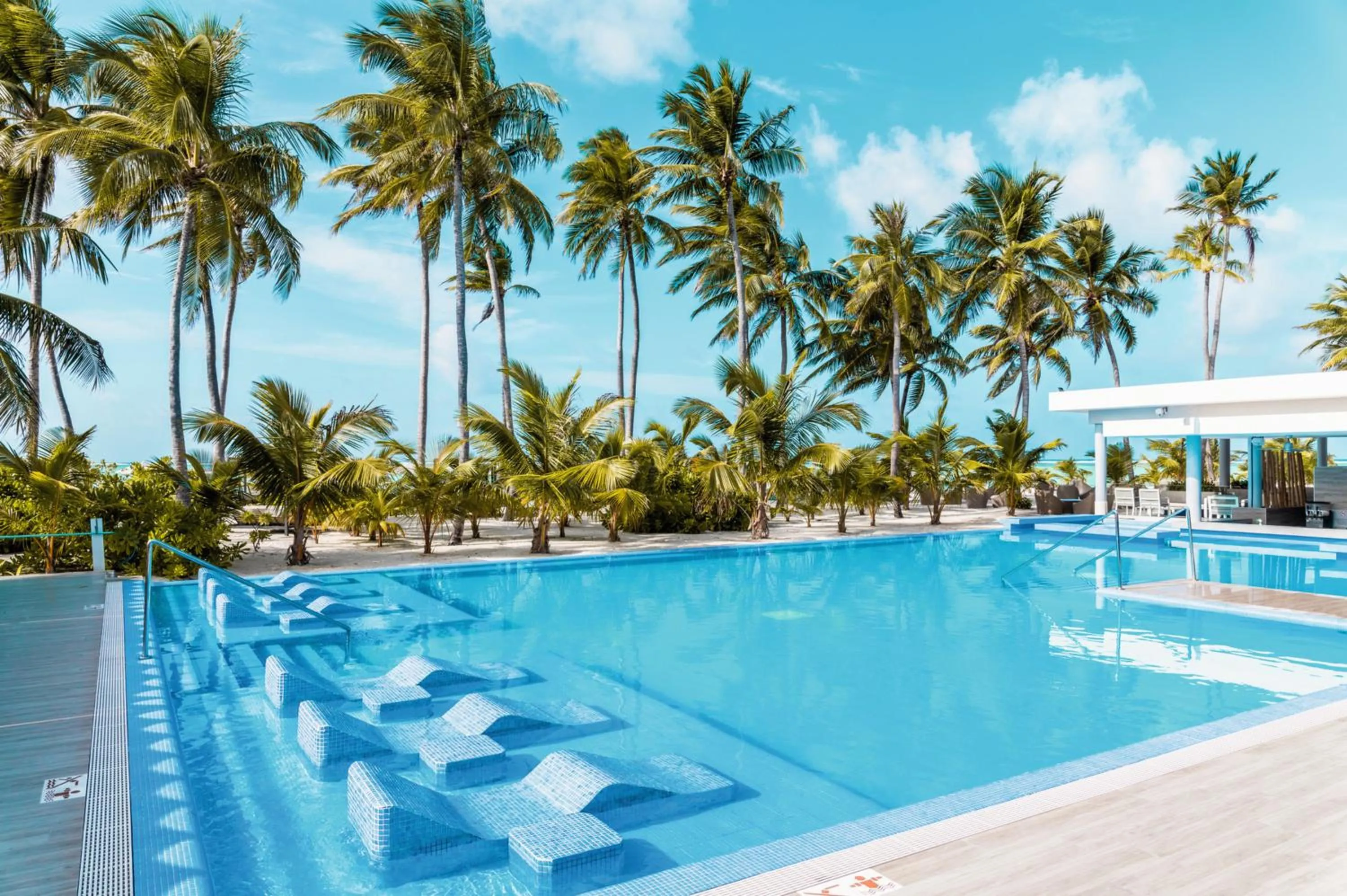 Pool view in Riu Palace Maldivas- All Inclusive