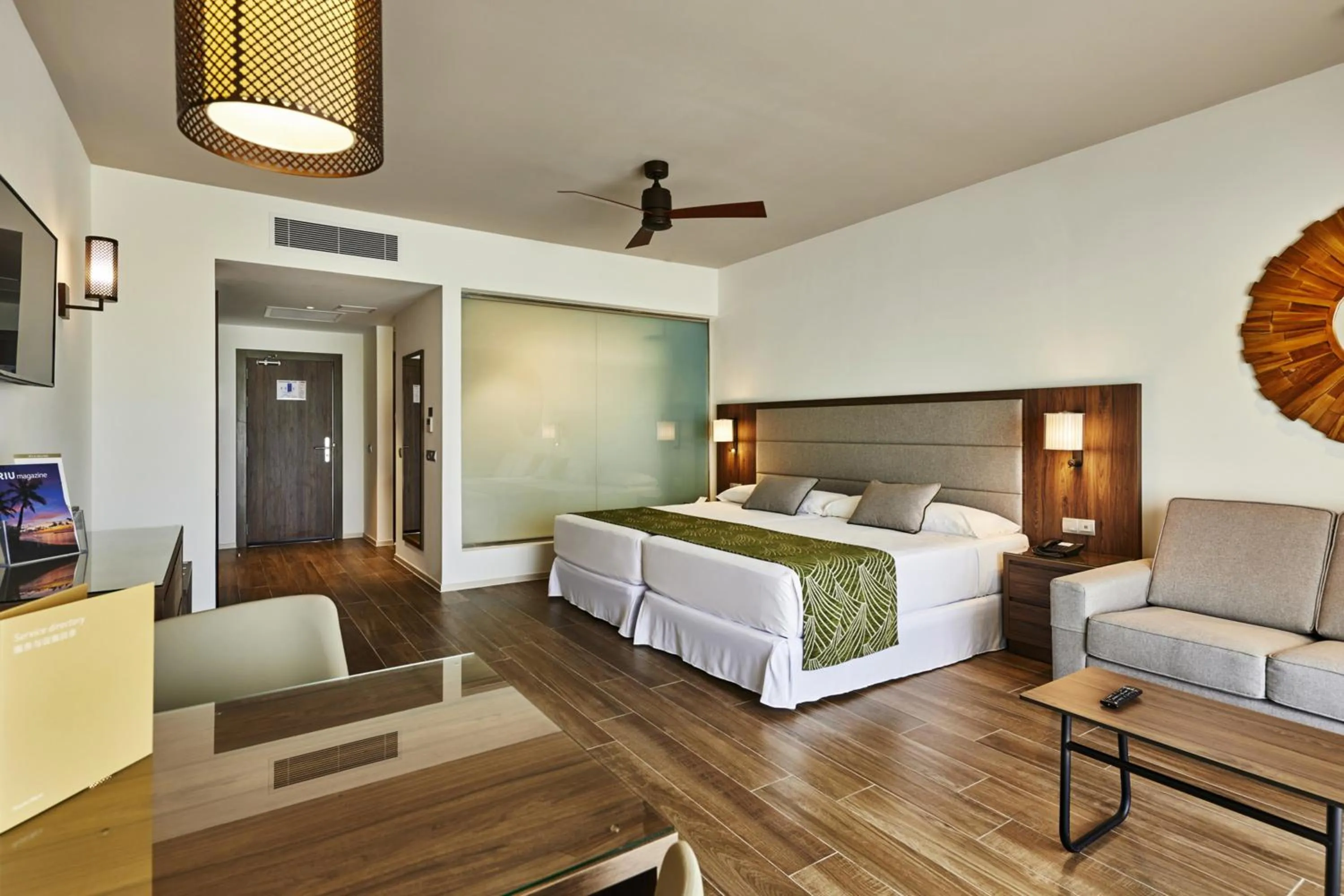 Photo of the whole room, Bed in Riu Palace Maldivas- All Inclusive