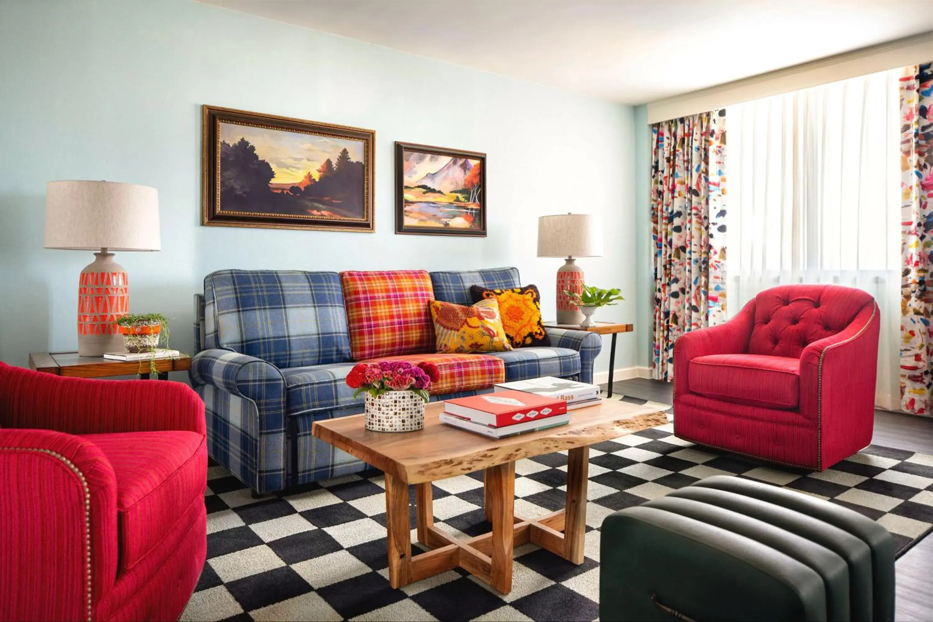 Living room in Graduate by Hilton Fayetteville, AR Living room in Graduate by Hilton Fayetteville, AR