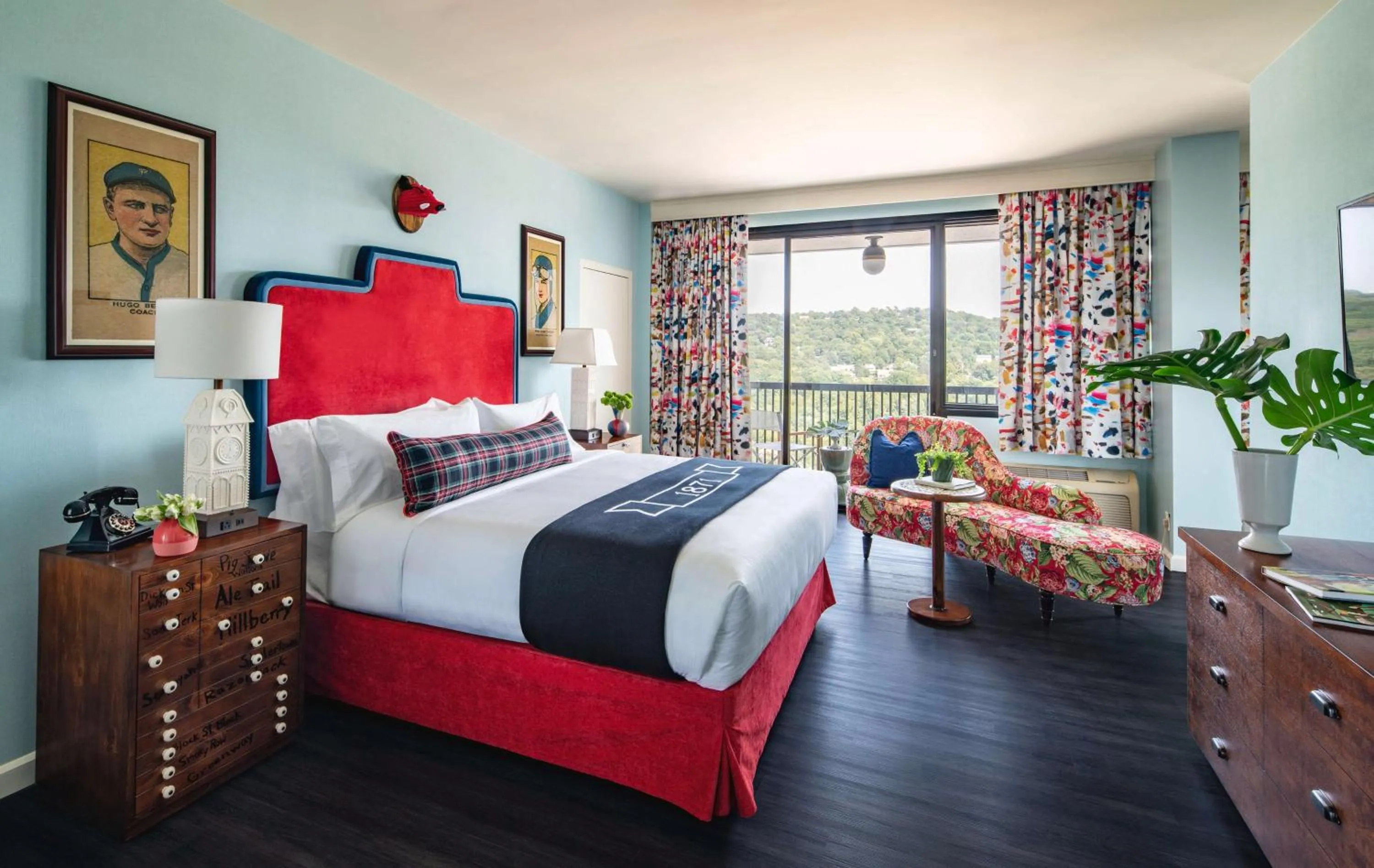 Bed in Graduate by Hilton Fayetteville, AR