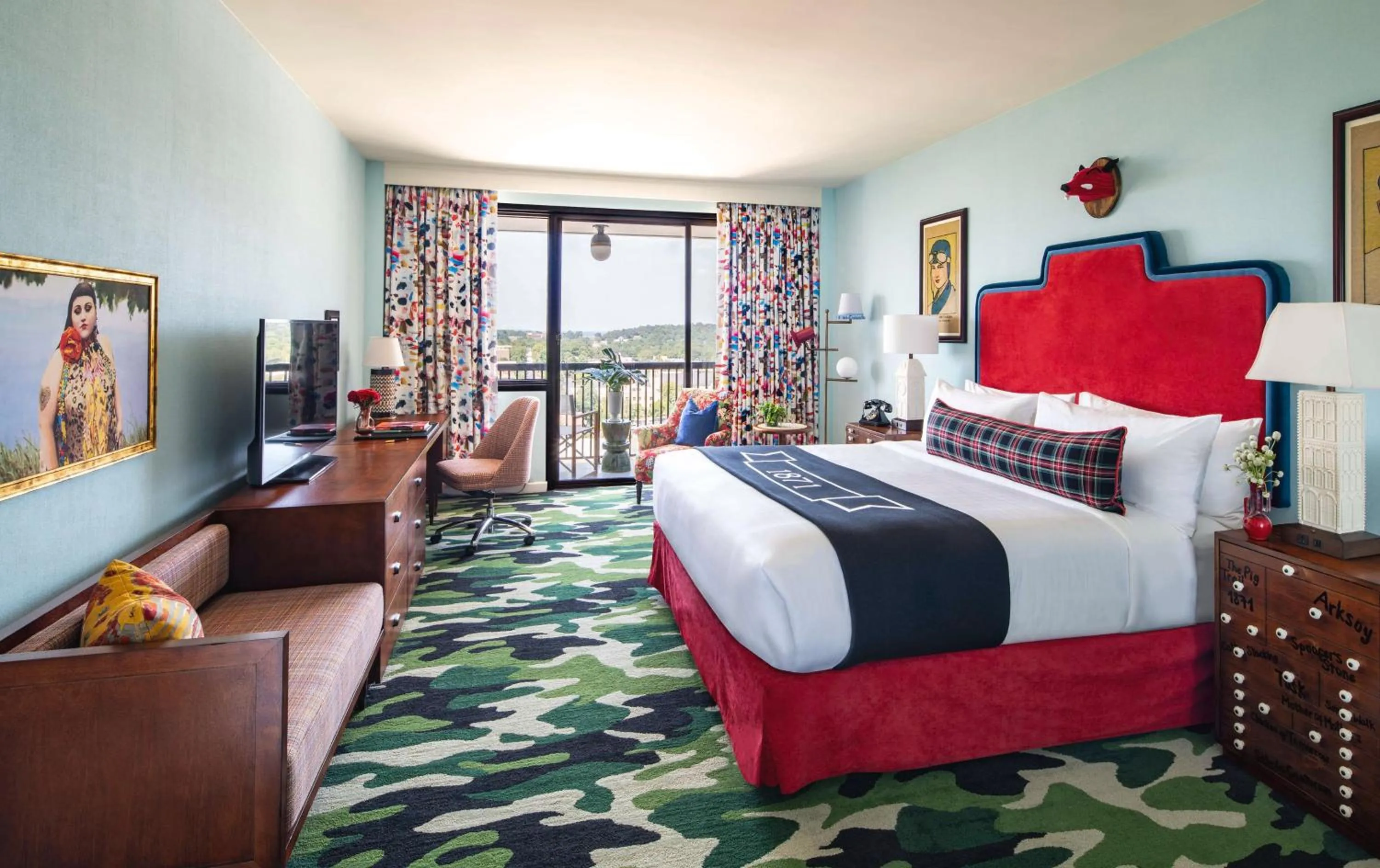 Bed in Graduate by Hilton Fayetteville, AR