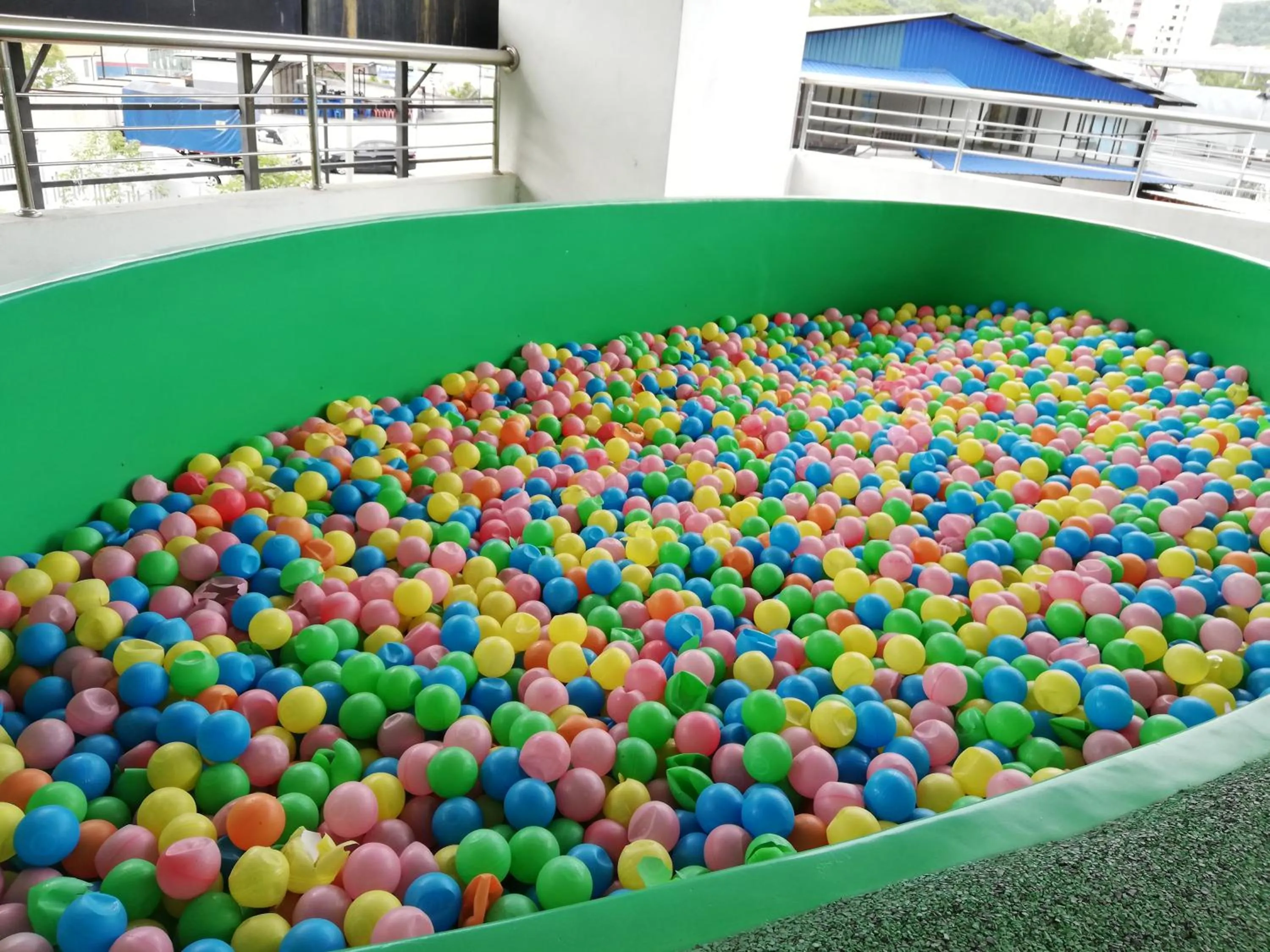 Children play ground in Puchong Skypod Residence, 1-4pax unit, Walking Distance to IOI Mall, 10min Drive to Sunway