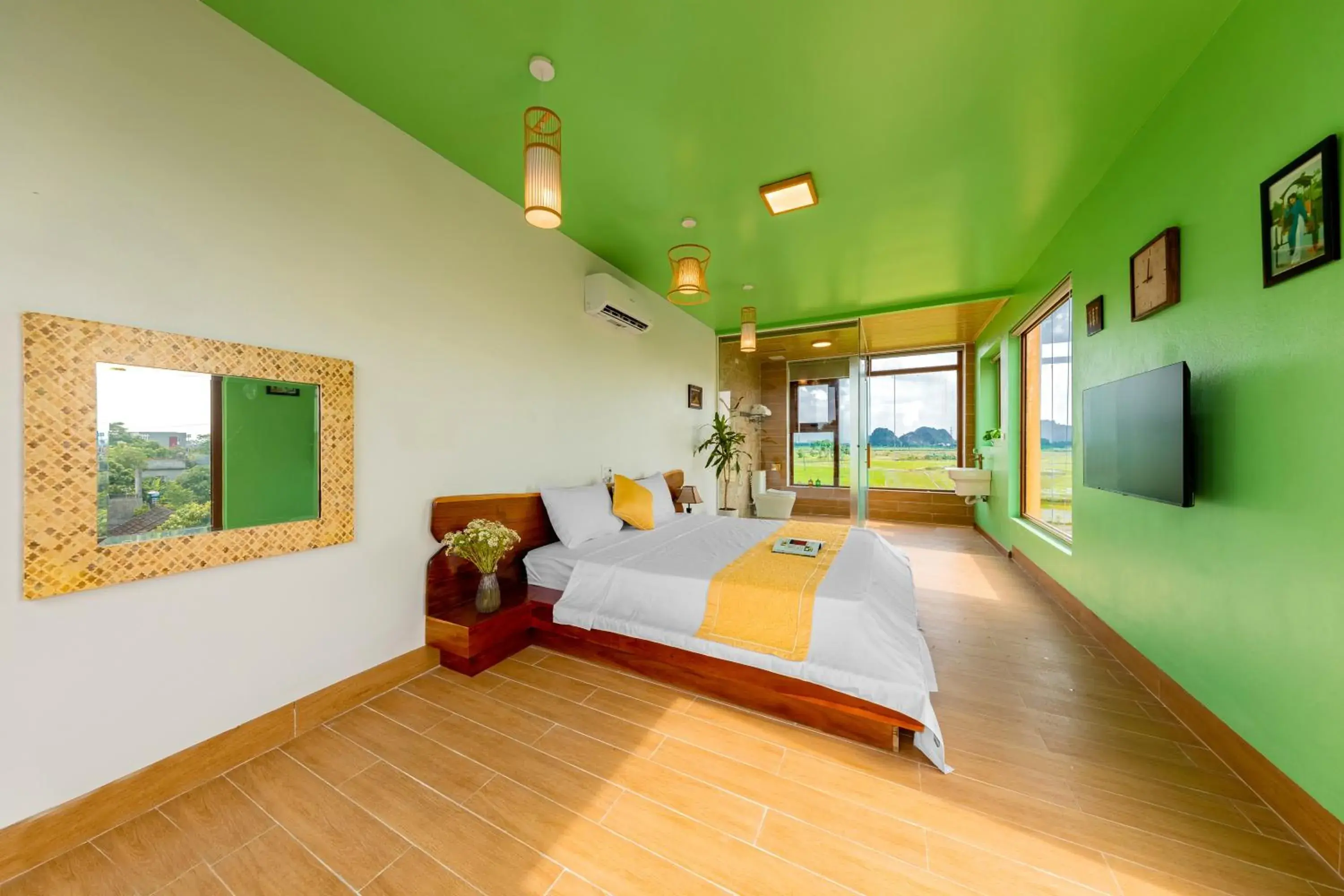 Triple Room with Mountain View in Trang An Ao Dai Homestay Triple Room with Mountain View in Trang An Ao Dai Homestay
