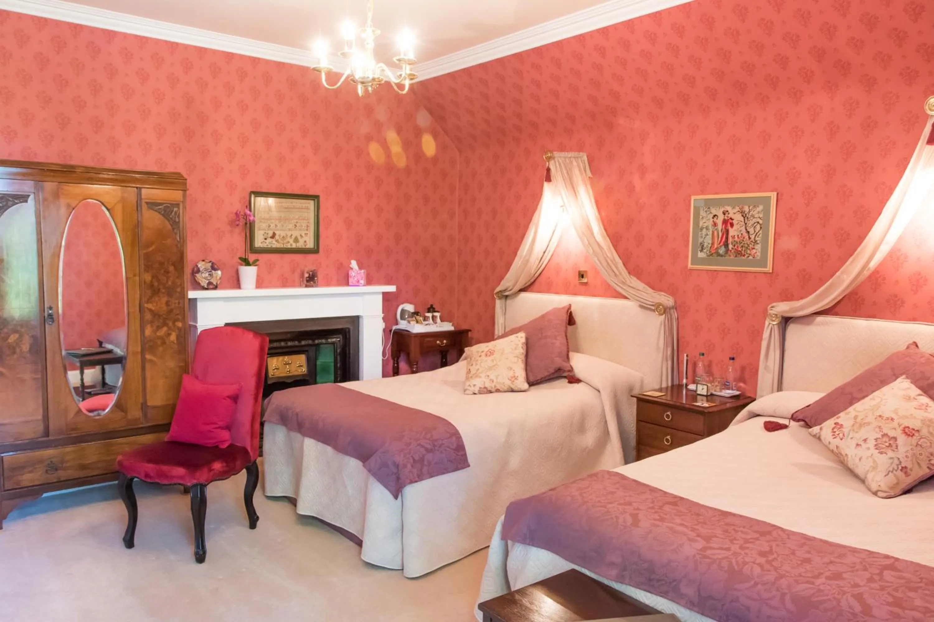 Bedroom in Whitehouse Country House