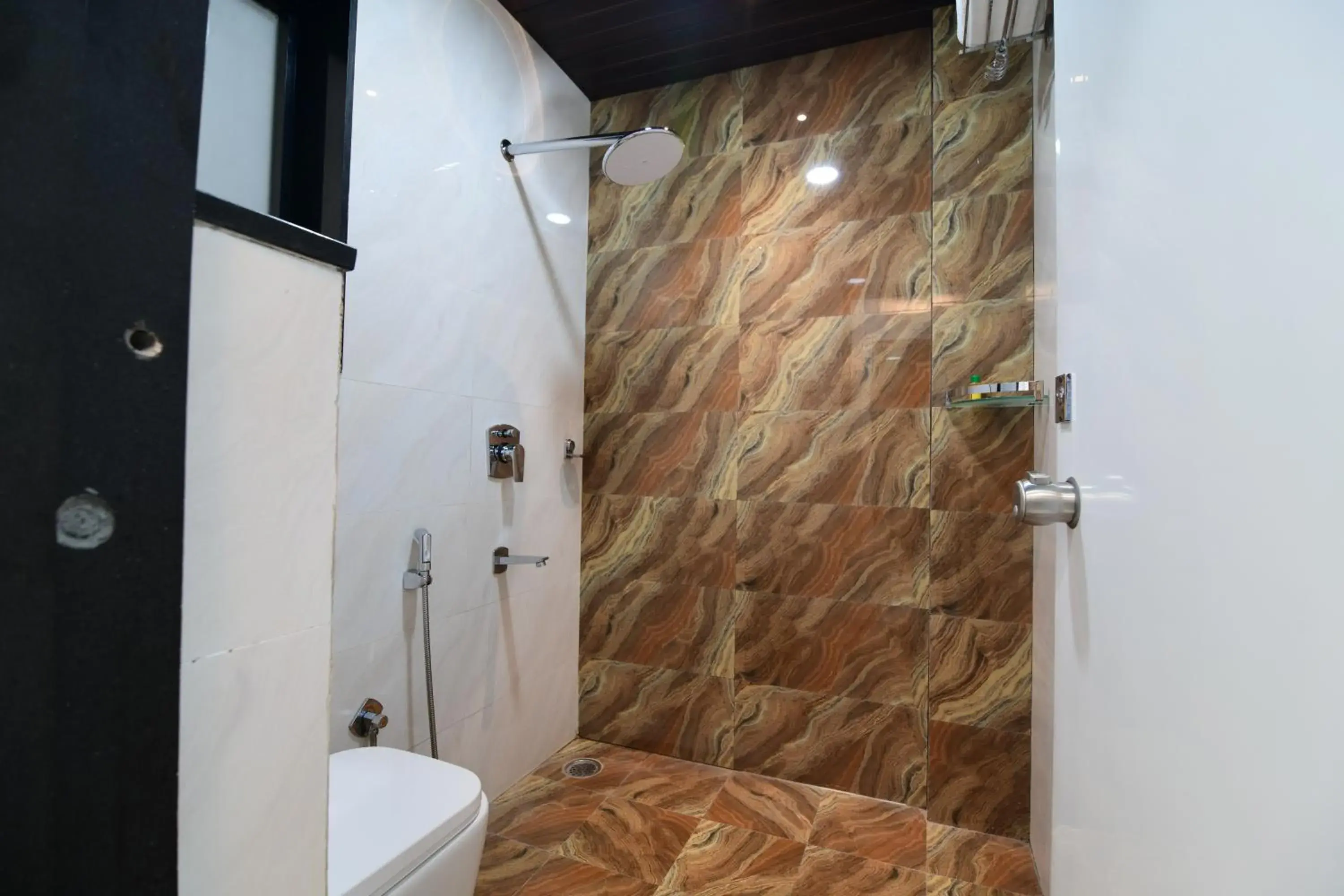 Deluxe Twin Room in Hotel Om Stay Well Deluxe Twin Room in Hotel Om Stay Well