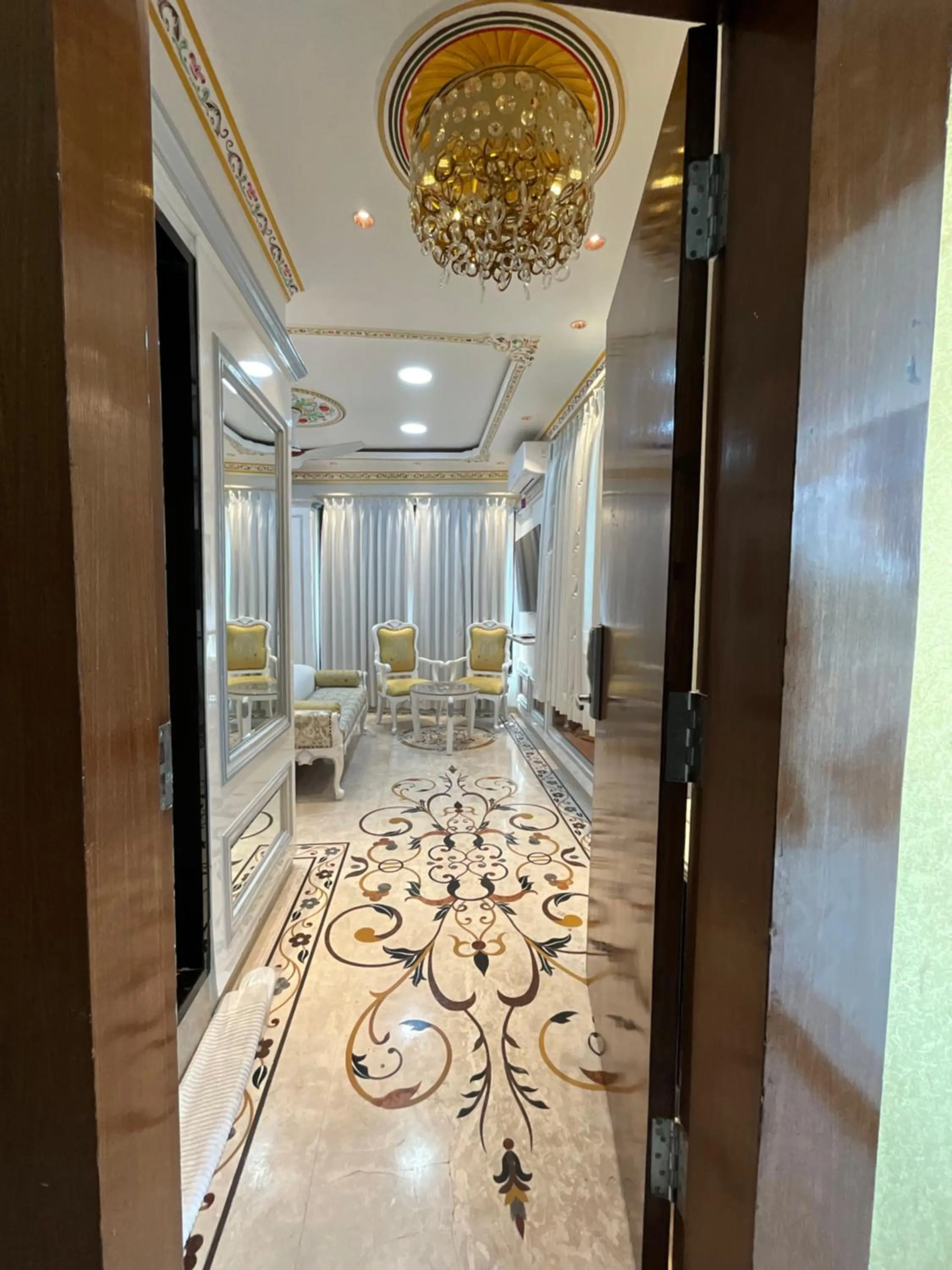 Living room in Hotel Om Stay Well