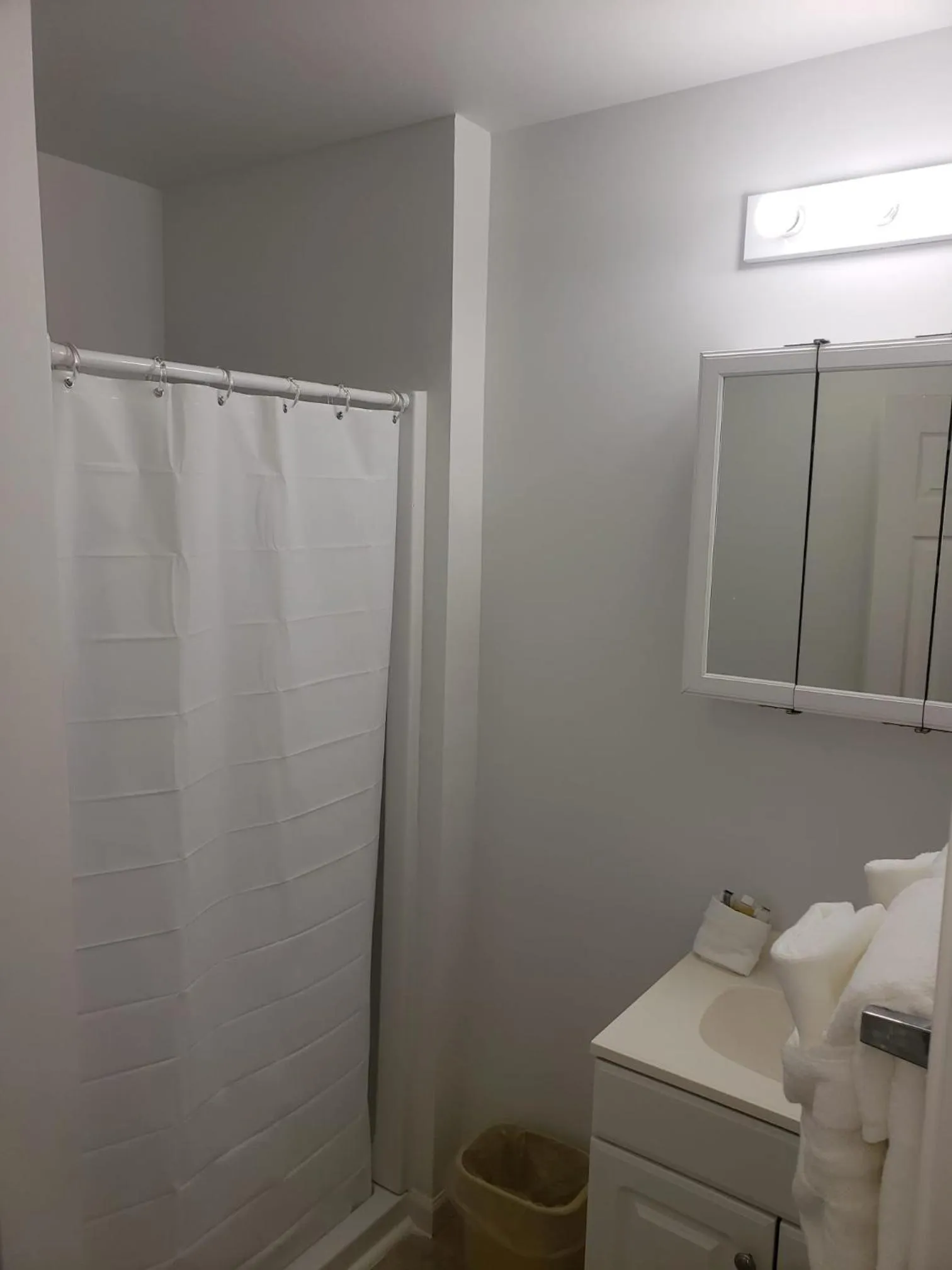 Bathroom in Clarysville Motel