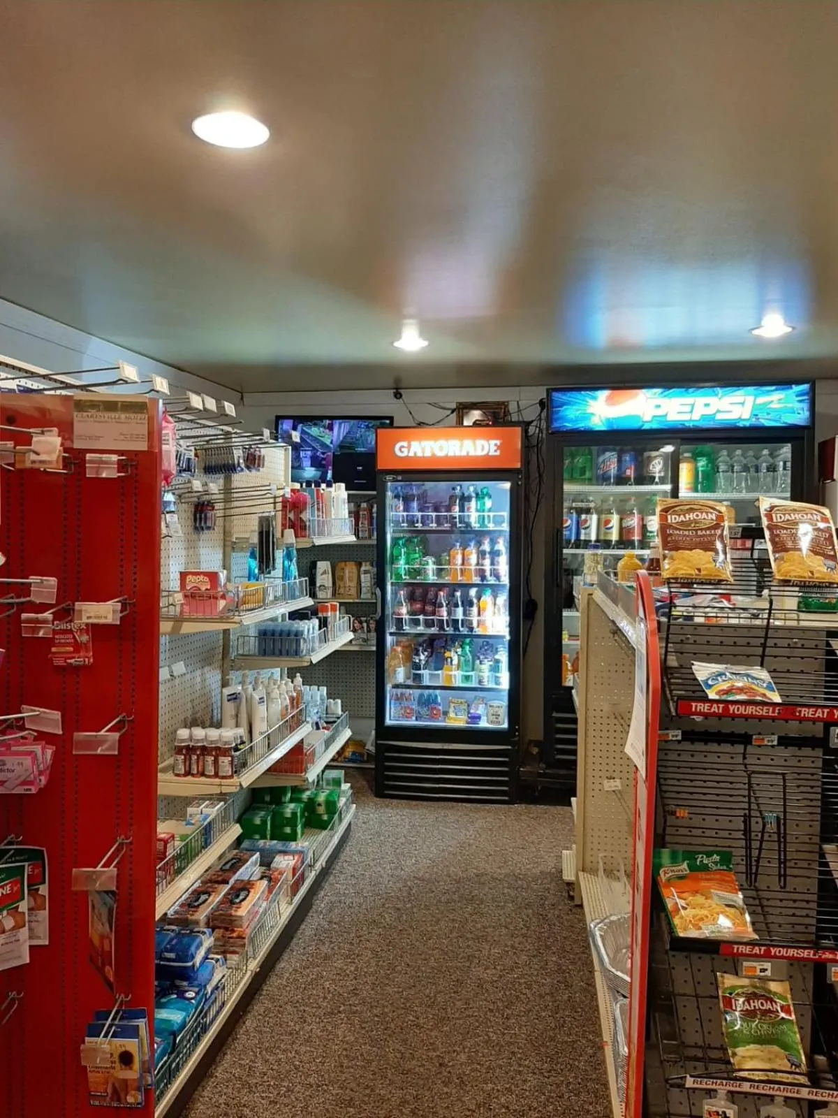 On-site shops in Clarysville Motel