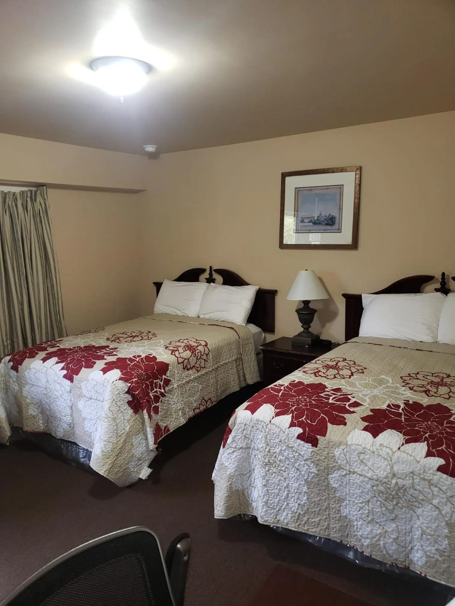 Bedroom, Bed in Clarysville Motel