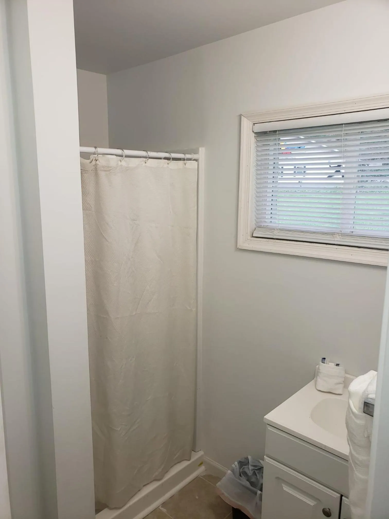 Bathroom in Clarysville Motel