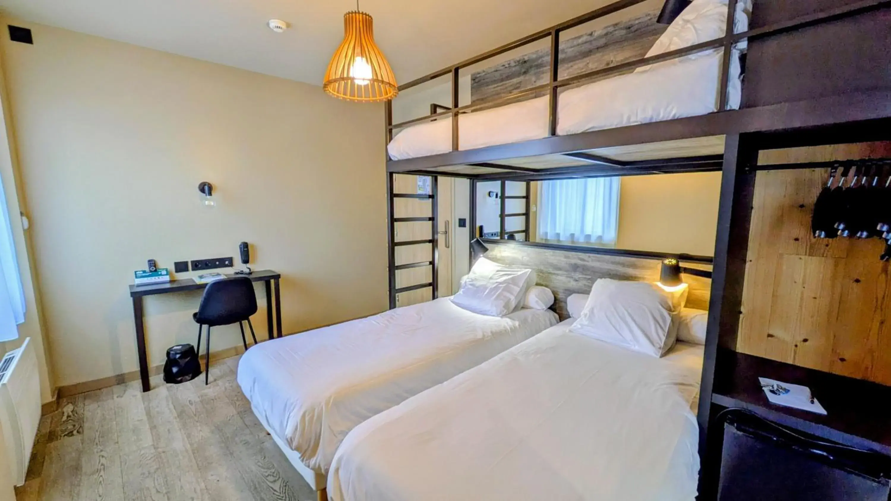 Bed in Logis Hôtel restaurant La Remise Bed in Logis Hôtel restaurant La Remise