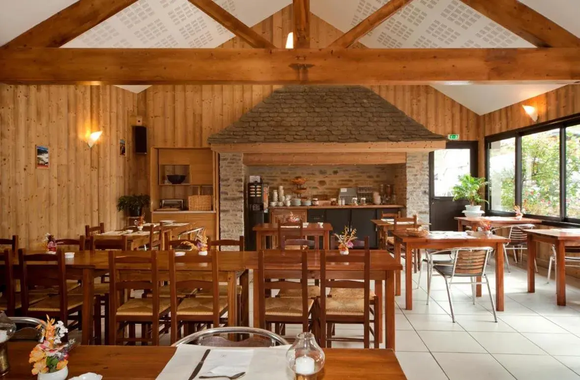 Banquet/Function facilities in Logis Hôtel restaurant La Remise Banquet/Function facilities in Logis Hôtel restaurant La Remise