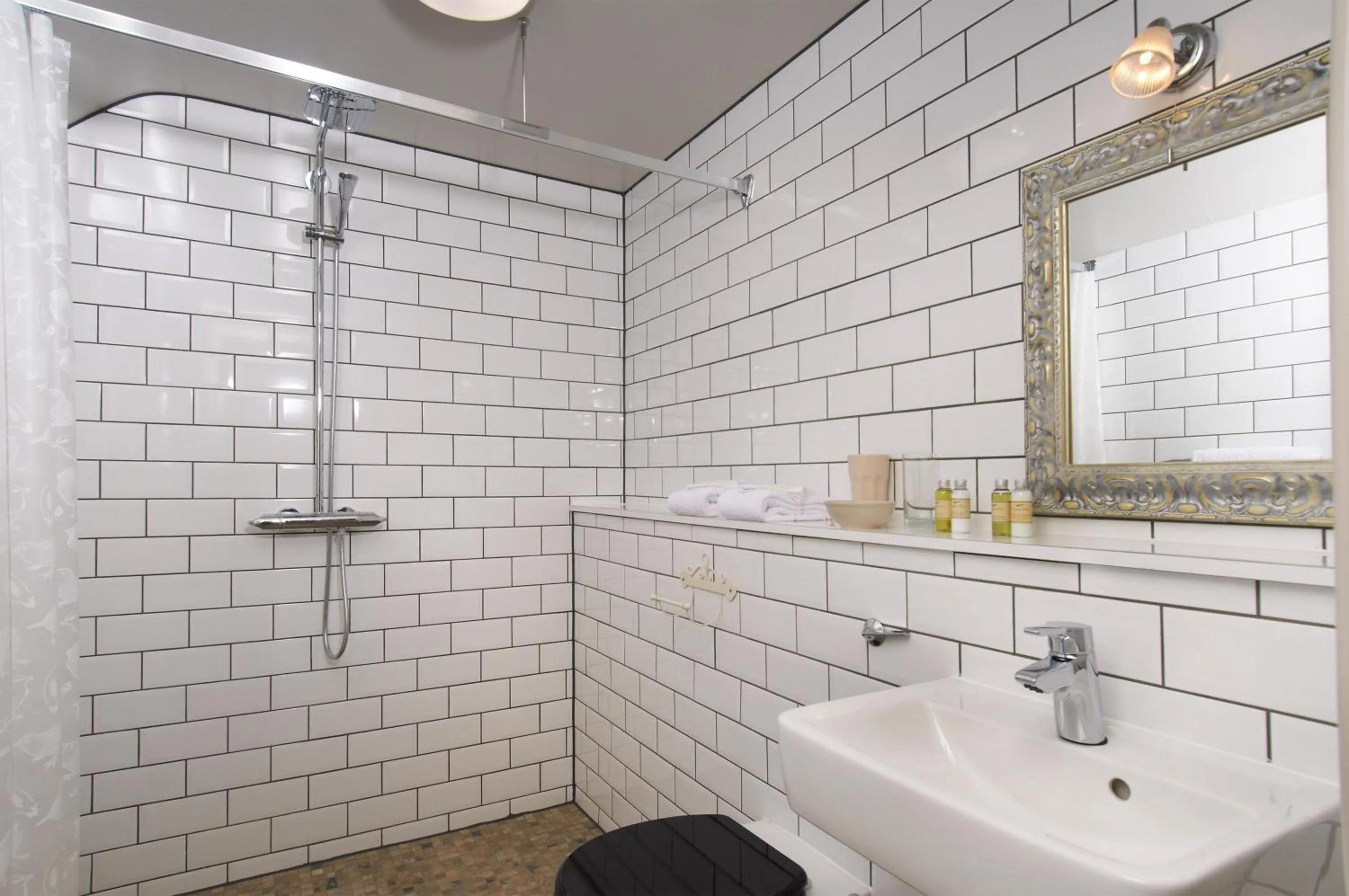 Bathroom in The Museum Inn