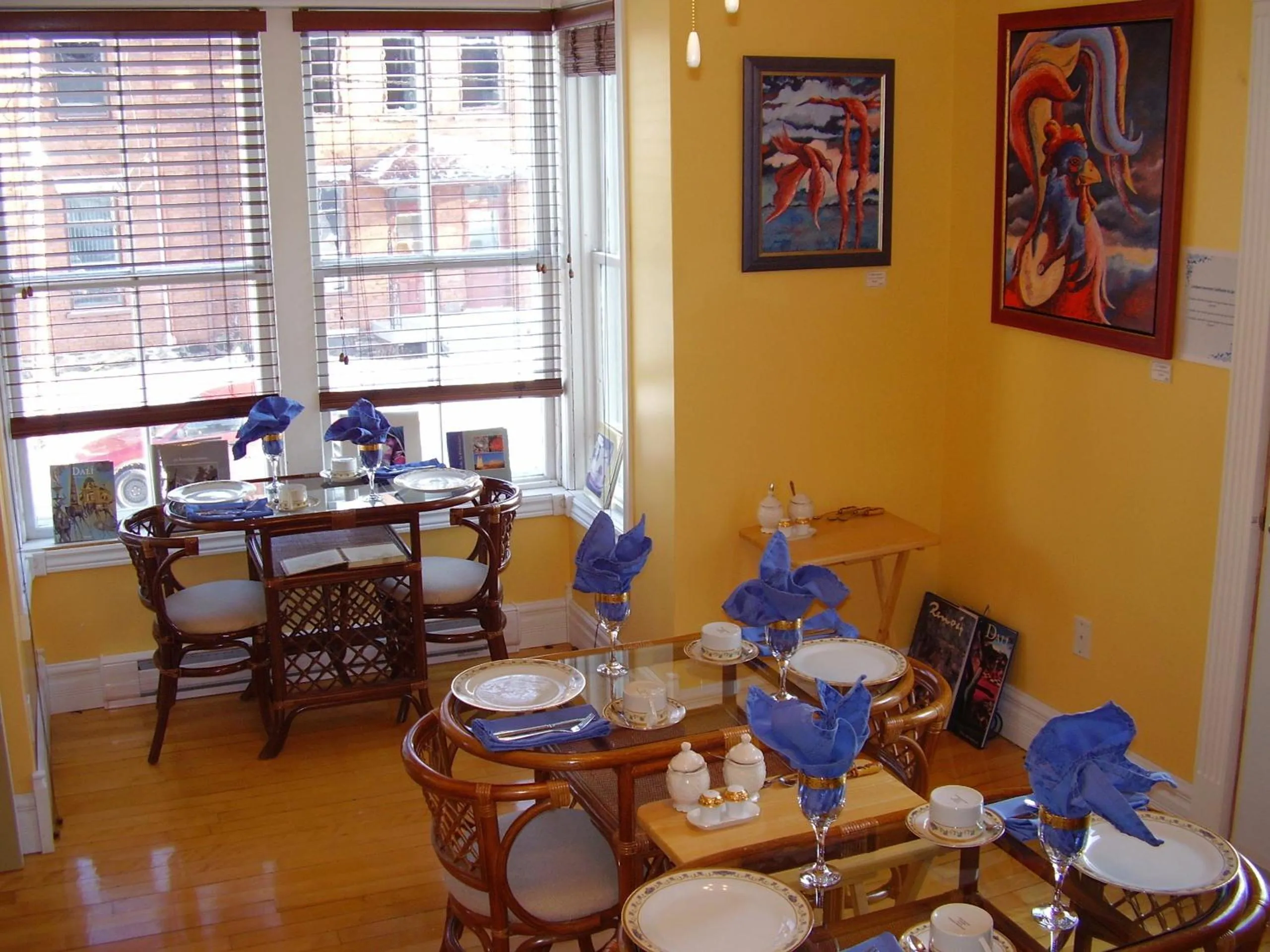 Restaurant/places to eat in Auberge Marquis de Montcalm