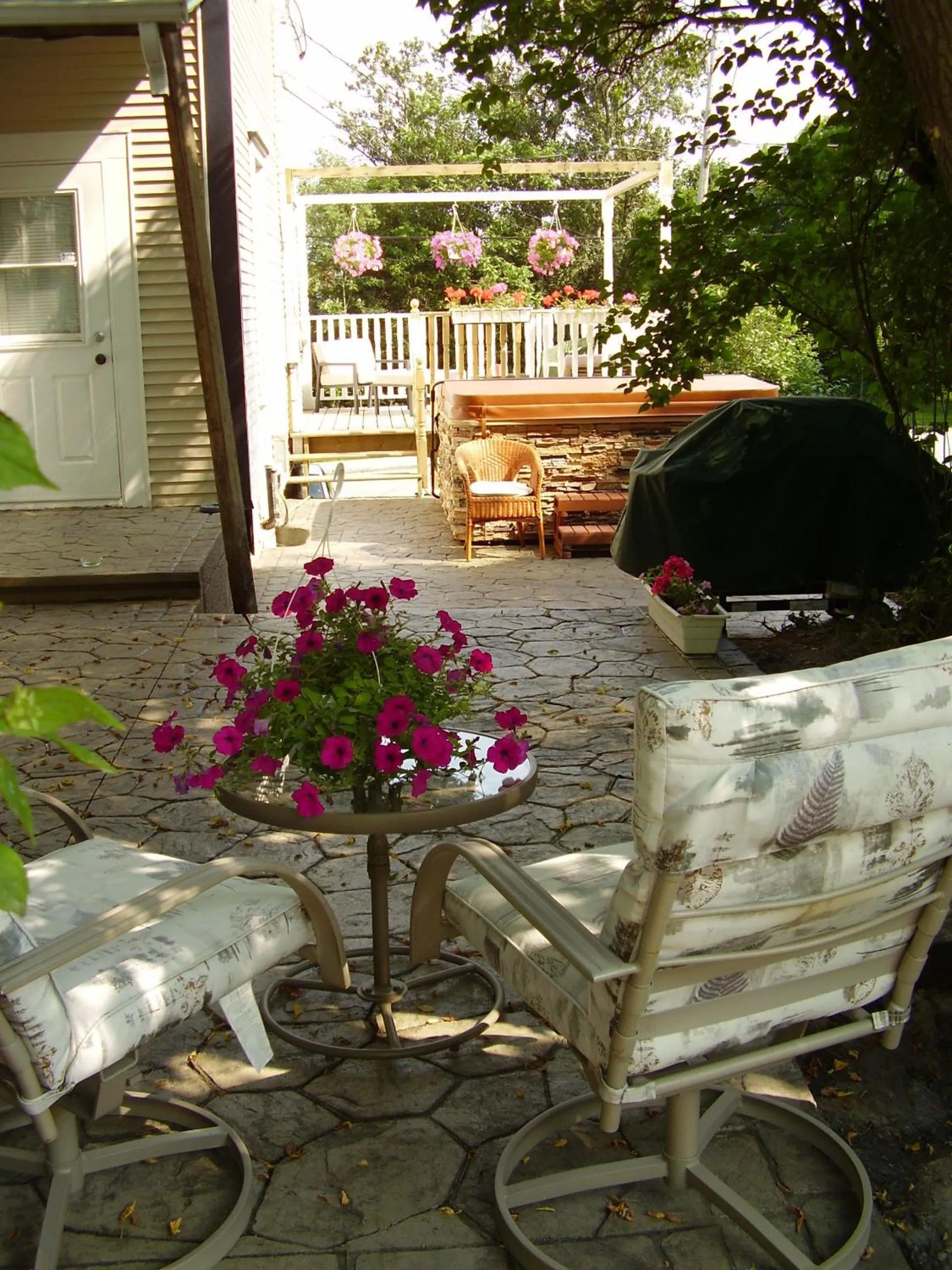 Facade/entrance in Auberge Marquis de Montcalm