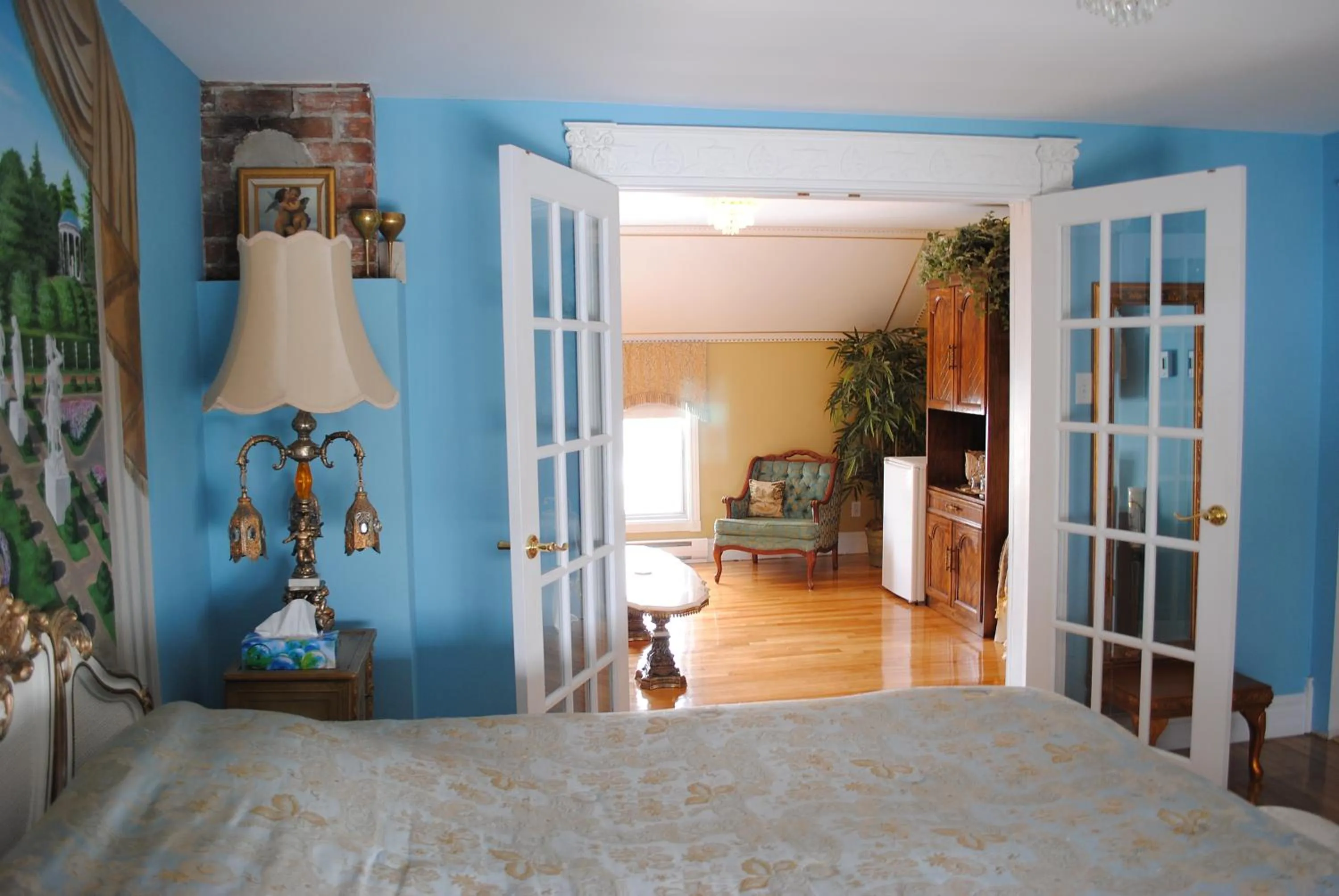 Bed in Auberge Marquis de Montcalm