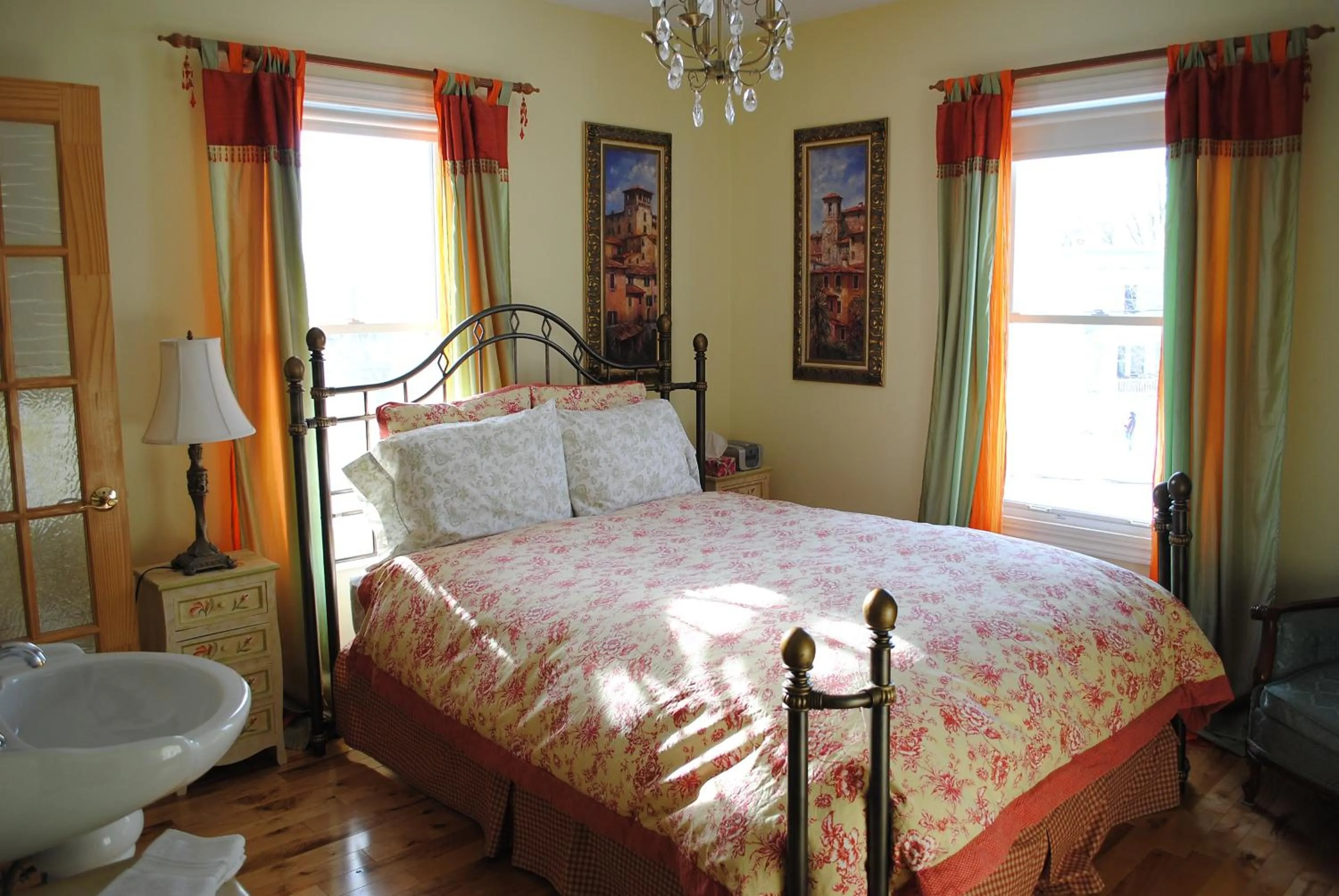 Bed in Auberge Marquis de Montcalm