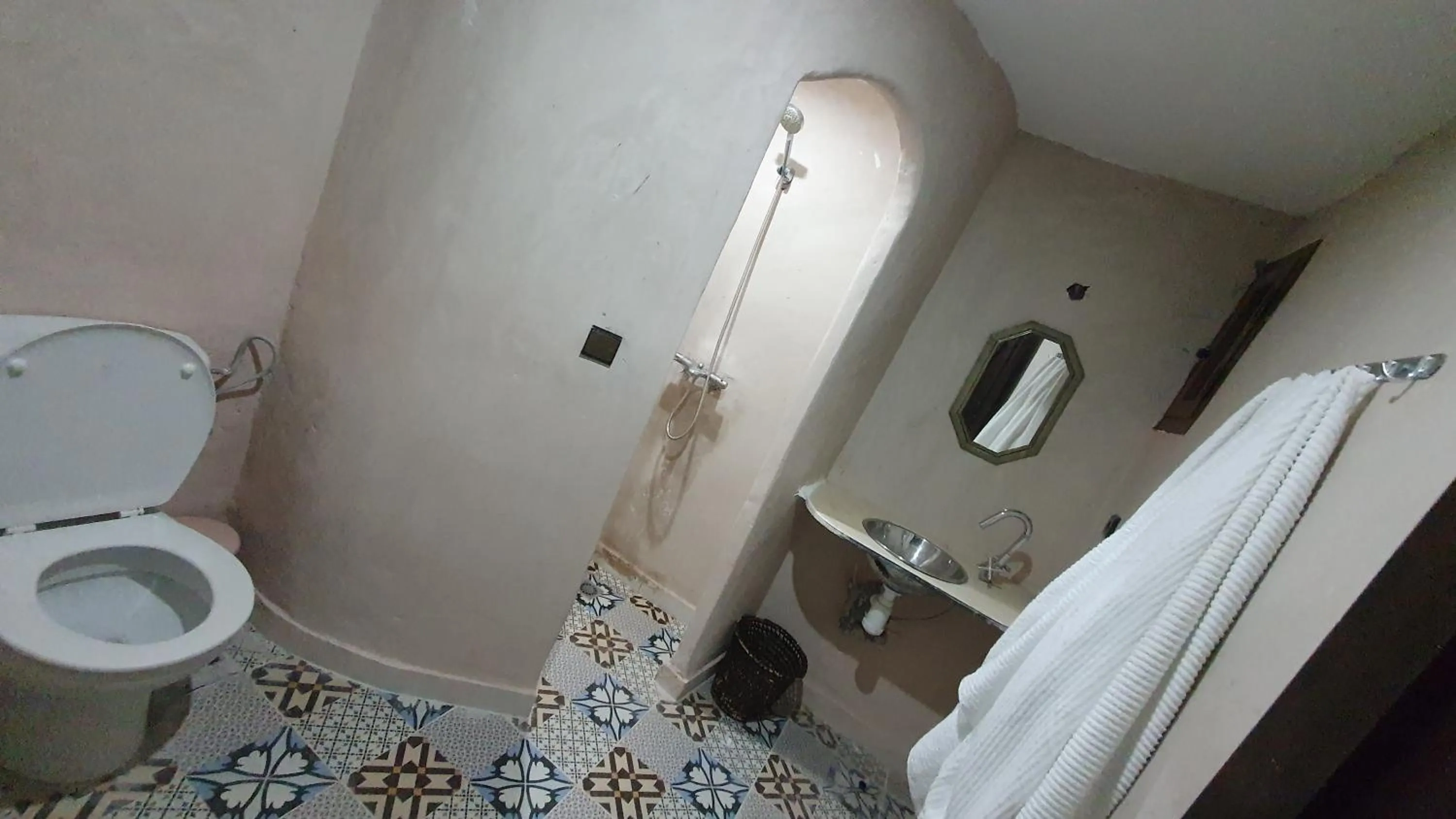 Shower in Tizi Maison d'Hôtes