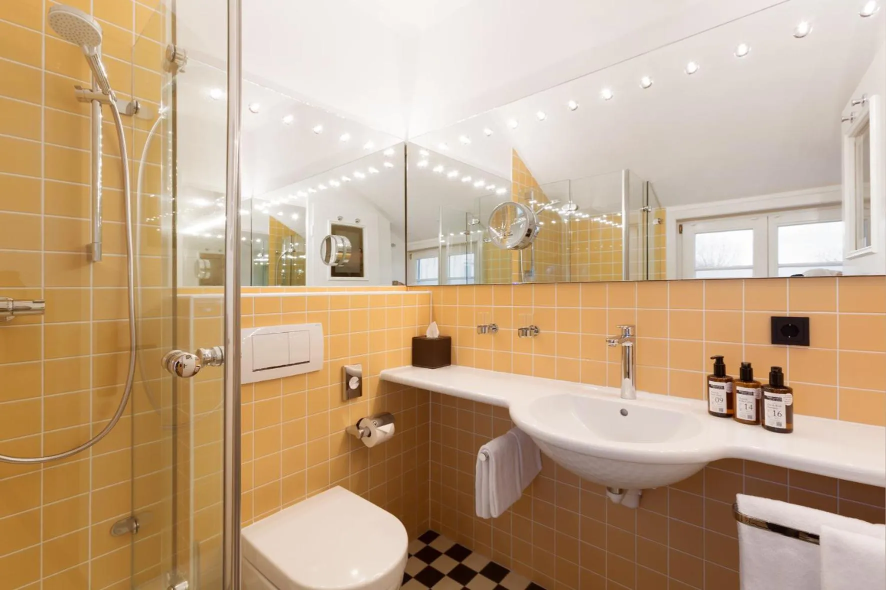 Shower in Hotel Seezeichen Ahrenshoop