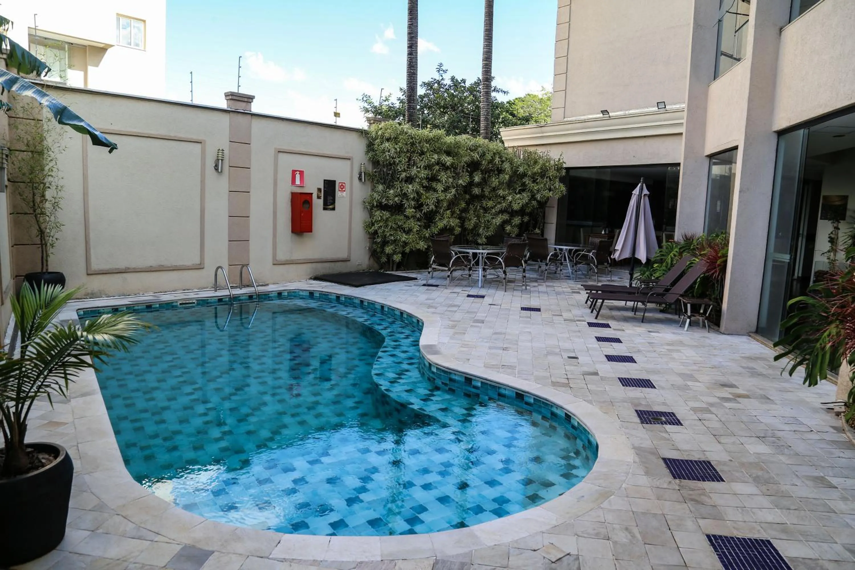 Swimming pool in Class Hotel Guaxupé