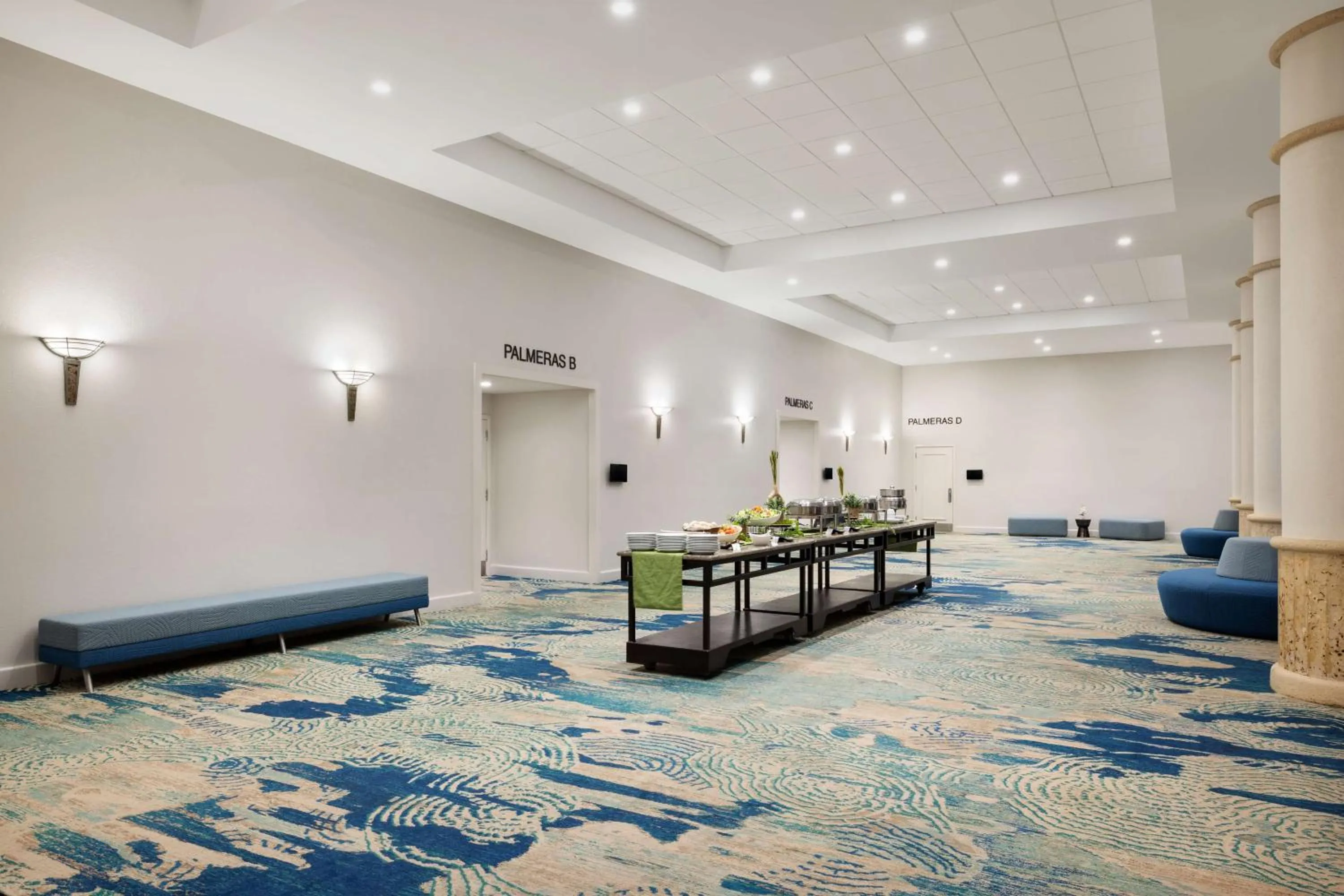 Meeting/conference room in Embassy Suites by Hilton San Juan - Hotel & Casino