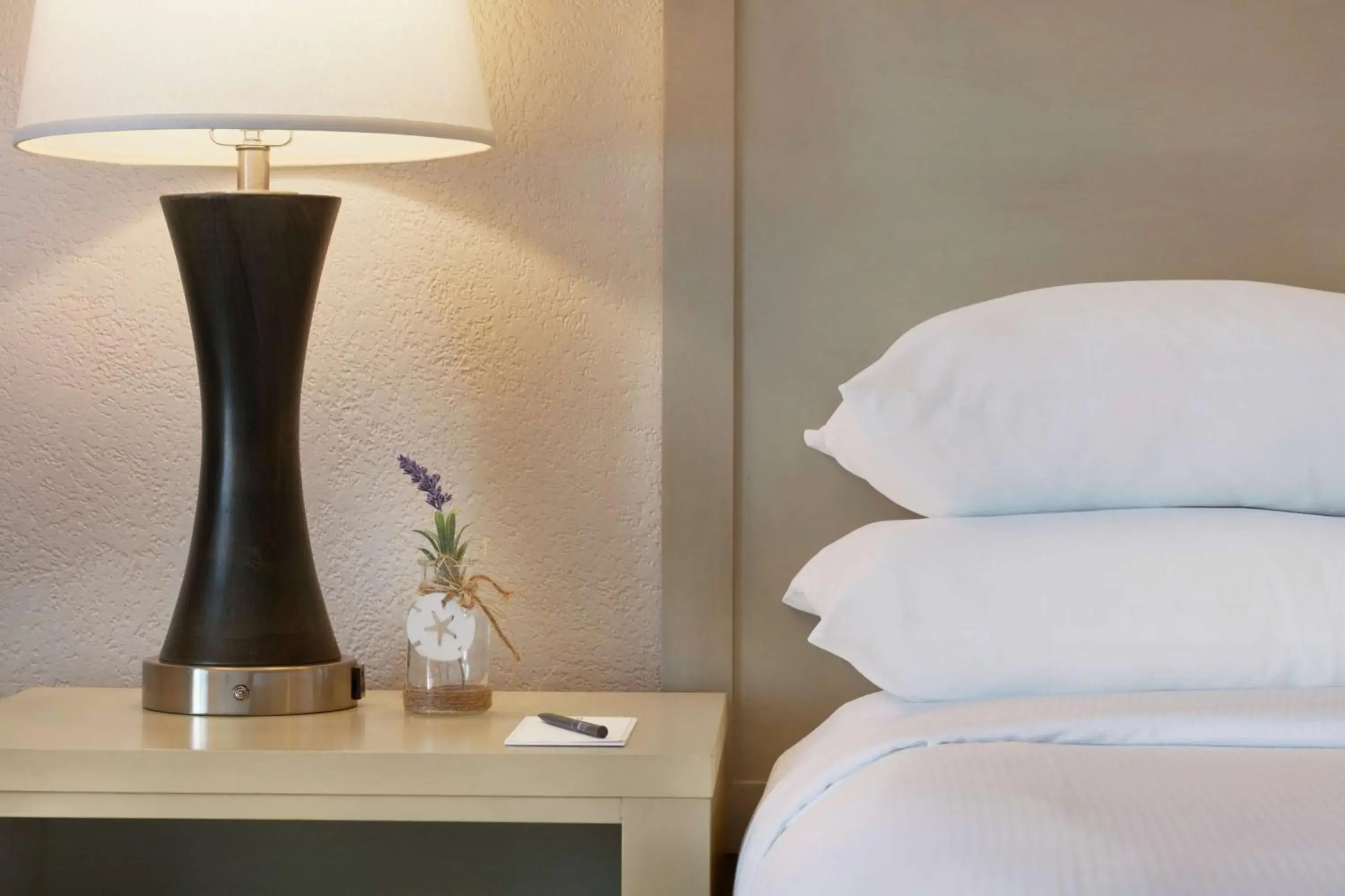 Bed in Embassy Suites by Hilton San Juan - Hotel & Casino Bed in Embassy Suites by Hilton San Juan - Hotel & Casino