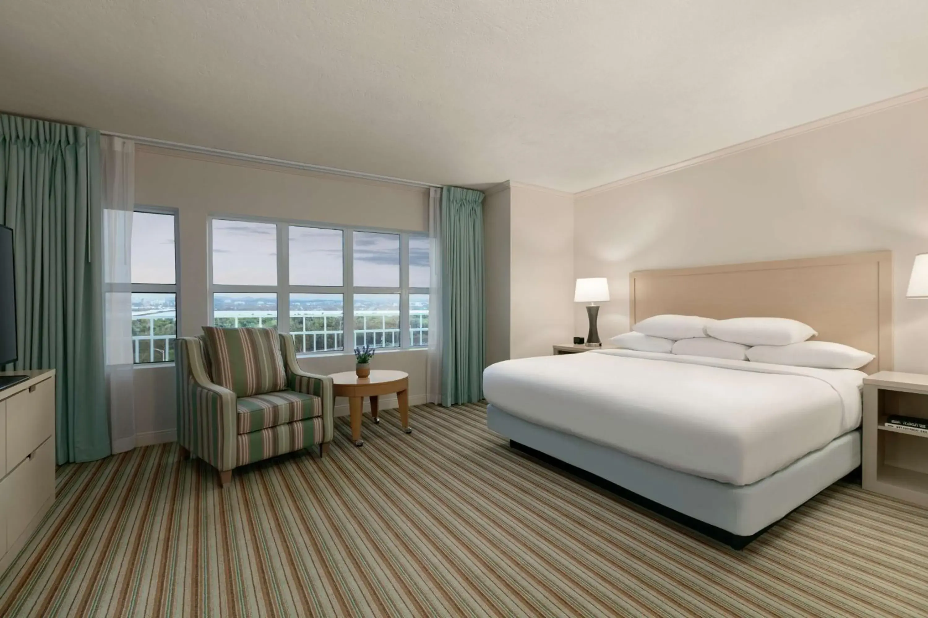 Bed in Embassy Suites by Hilton San Juan - Hotel & Casino Bed in Embassy Suites by Hilton San Juan - Hotel & Casino