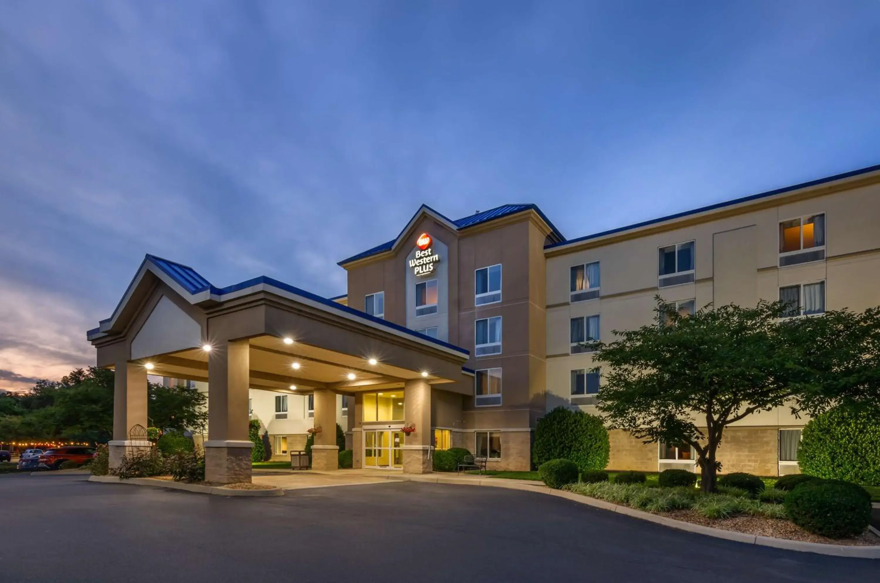 Property building in Best Western Plus Waynesboro Property building in Best Western Plus Waynesboro